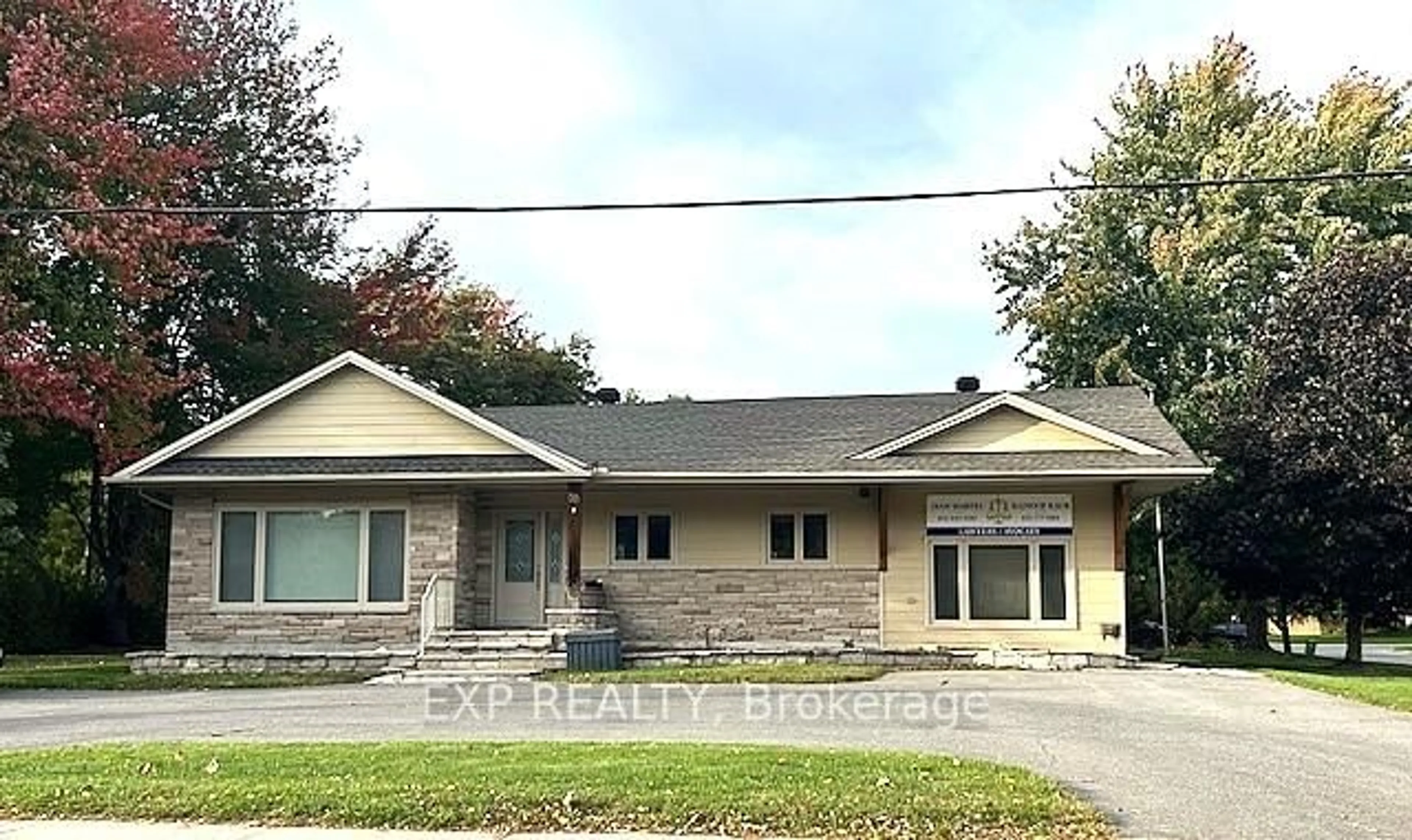 Home with vinyl exterior material, street for 88 Craig St, Russell Ontario K4R 1A6