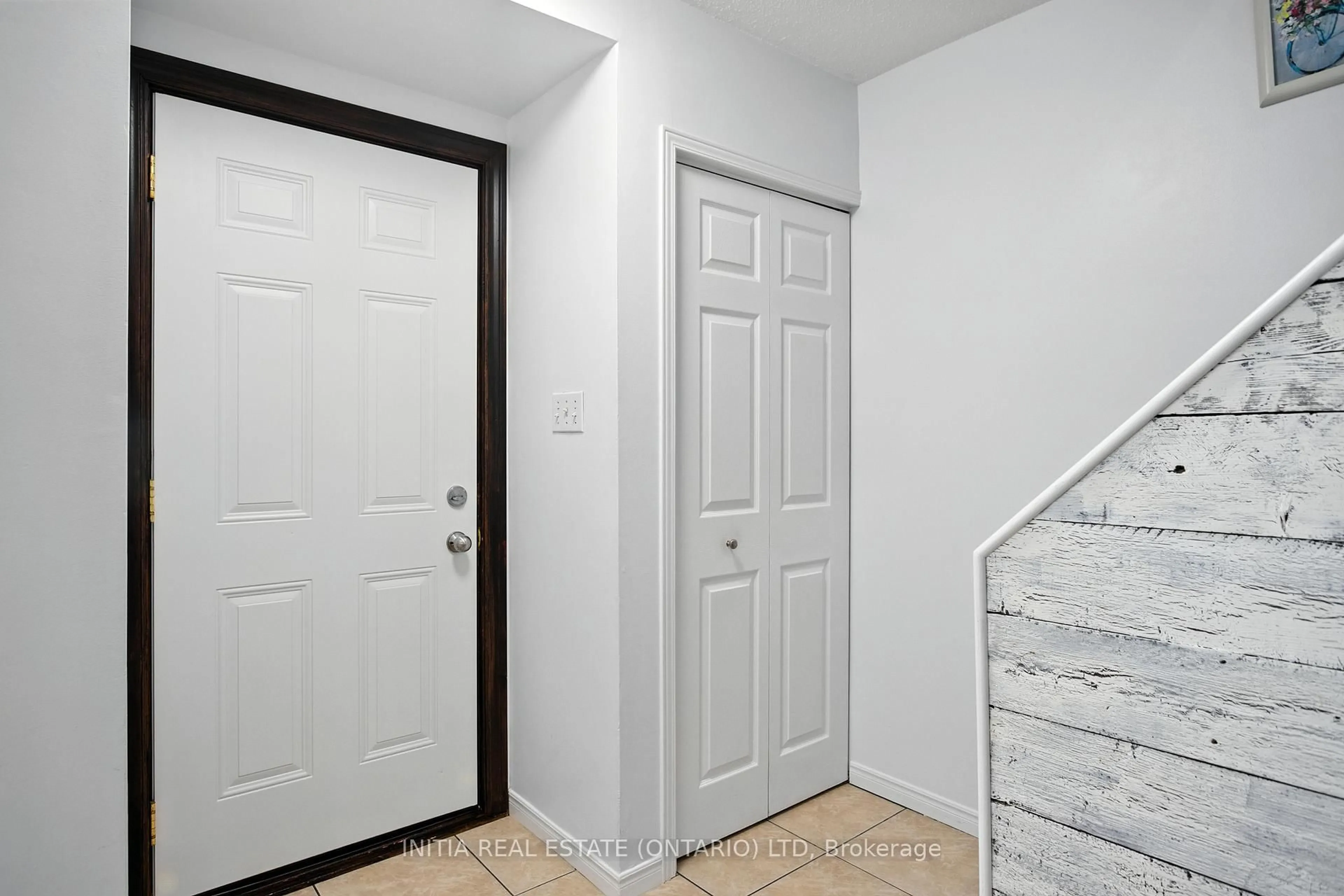 Indoor entryway for 1725 Ernest Ave #58, London South Ontario N6E 2W3