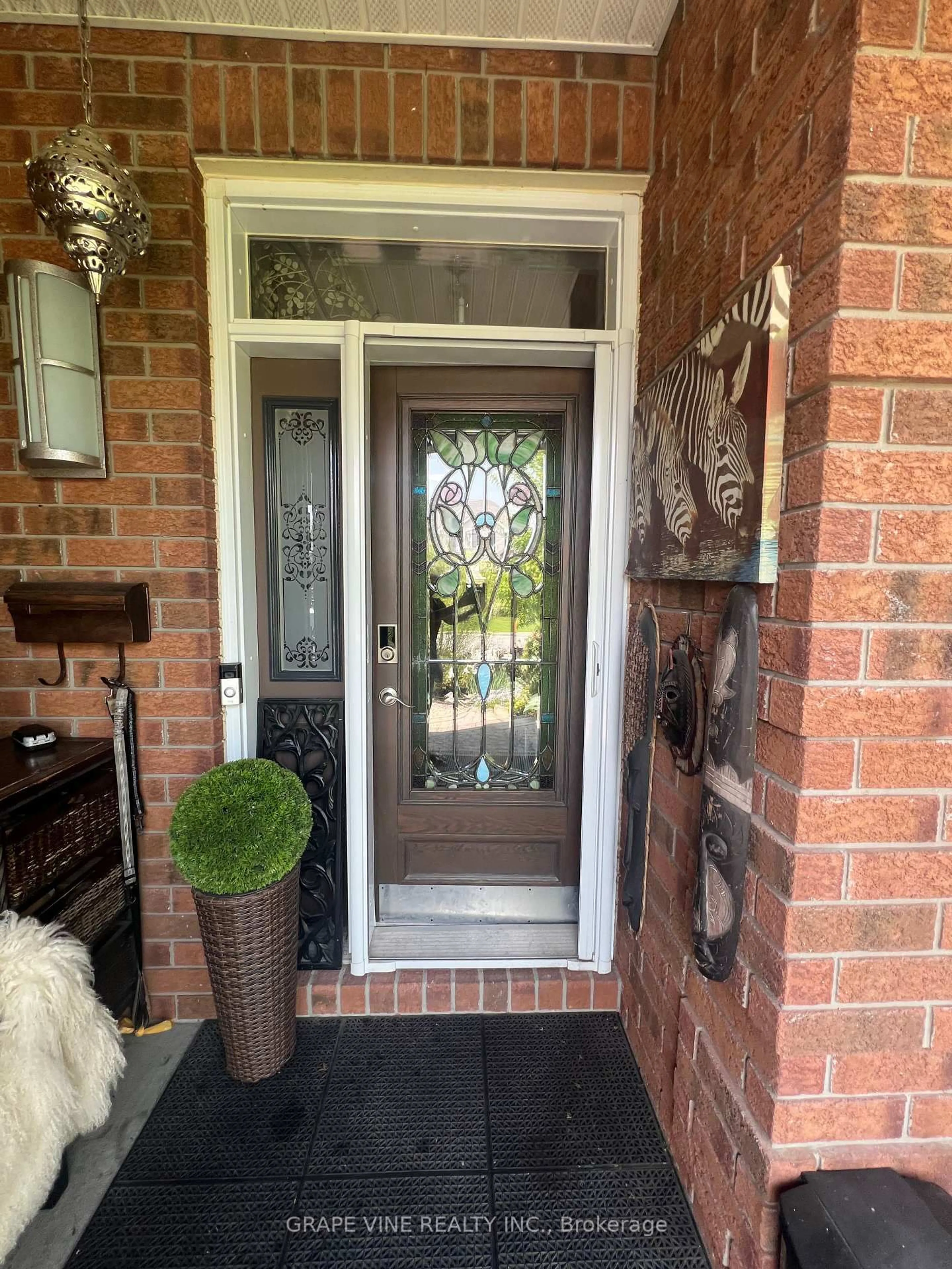 Indoor entryway for 777 Rolling River Cres, Ottawa Ontario K1V 1M2