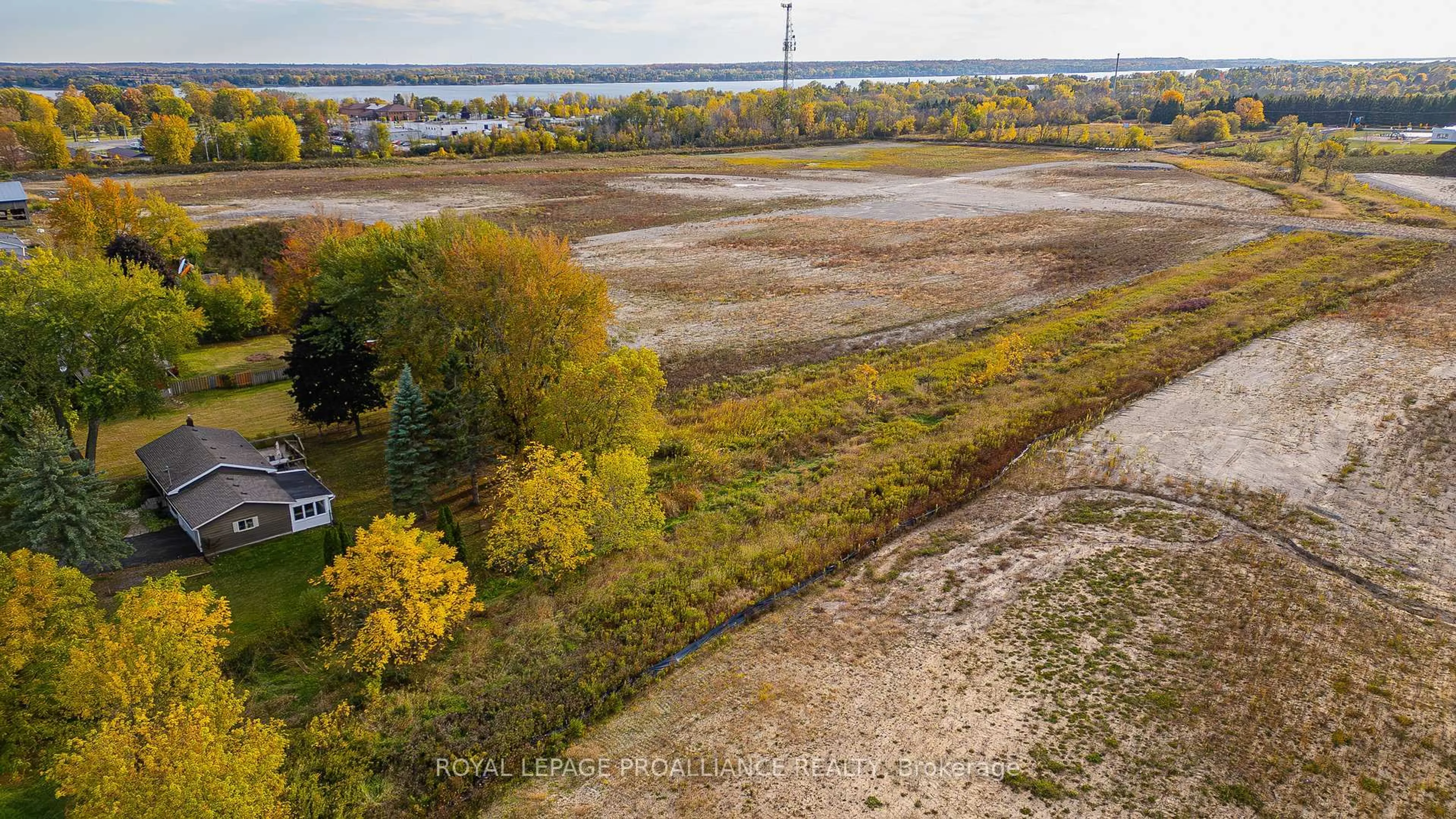 A pic from outside/outdoor area/front of a property/back of a property/a pic from drone, unknown for 163 Avonlough Rd, Belleville Ontario K8N 4Z2