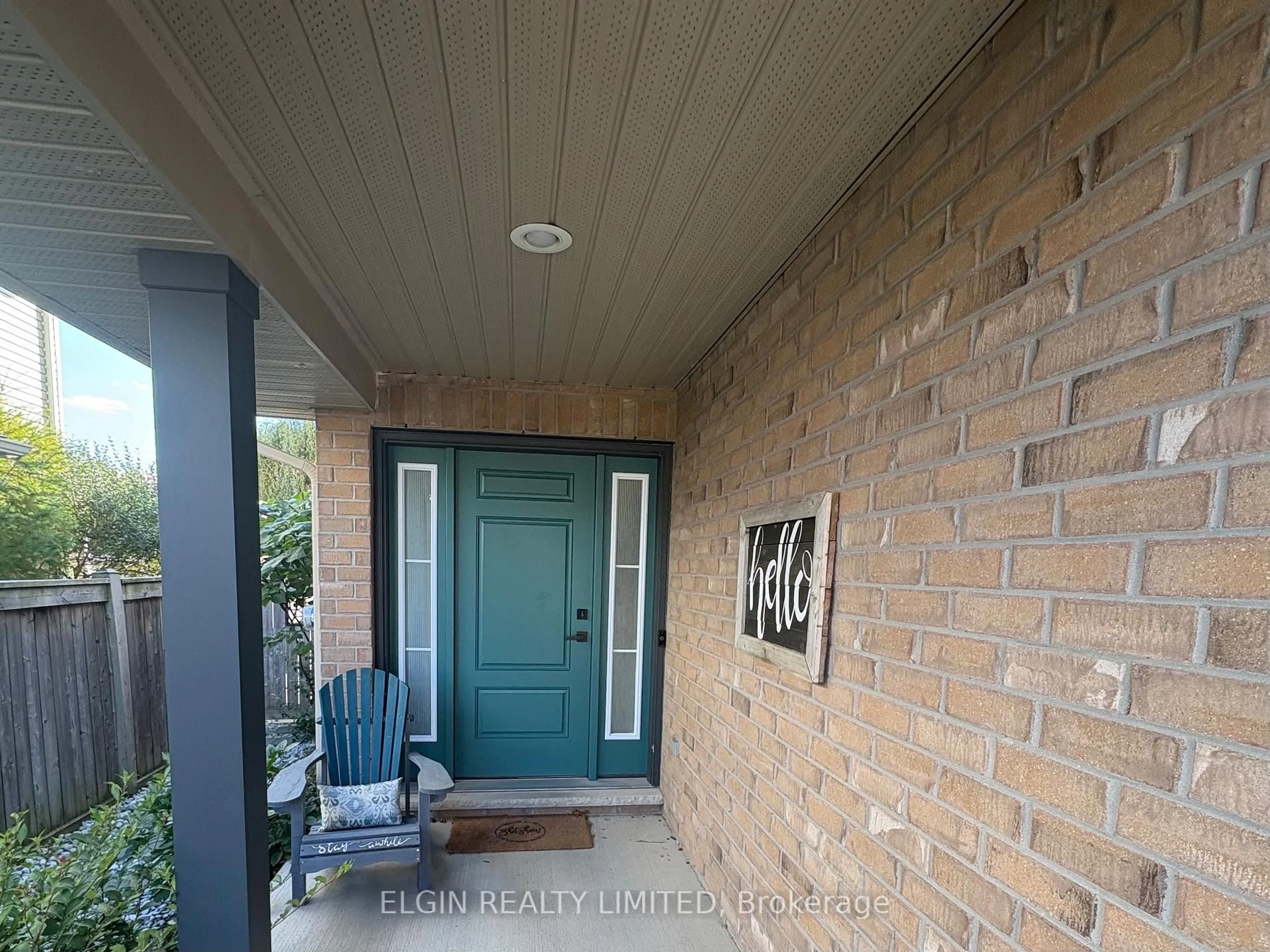 Indoor entryway for 10 Ambleside Dr, St. Thomas Ontario N5P 0A9