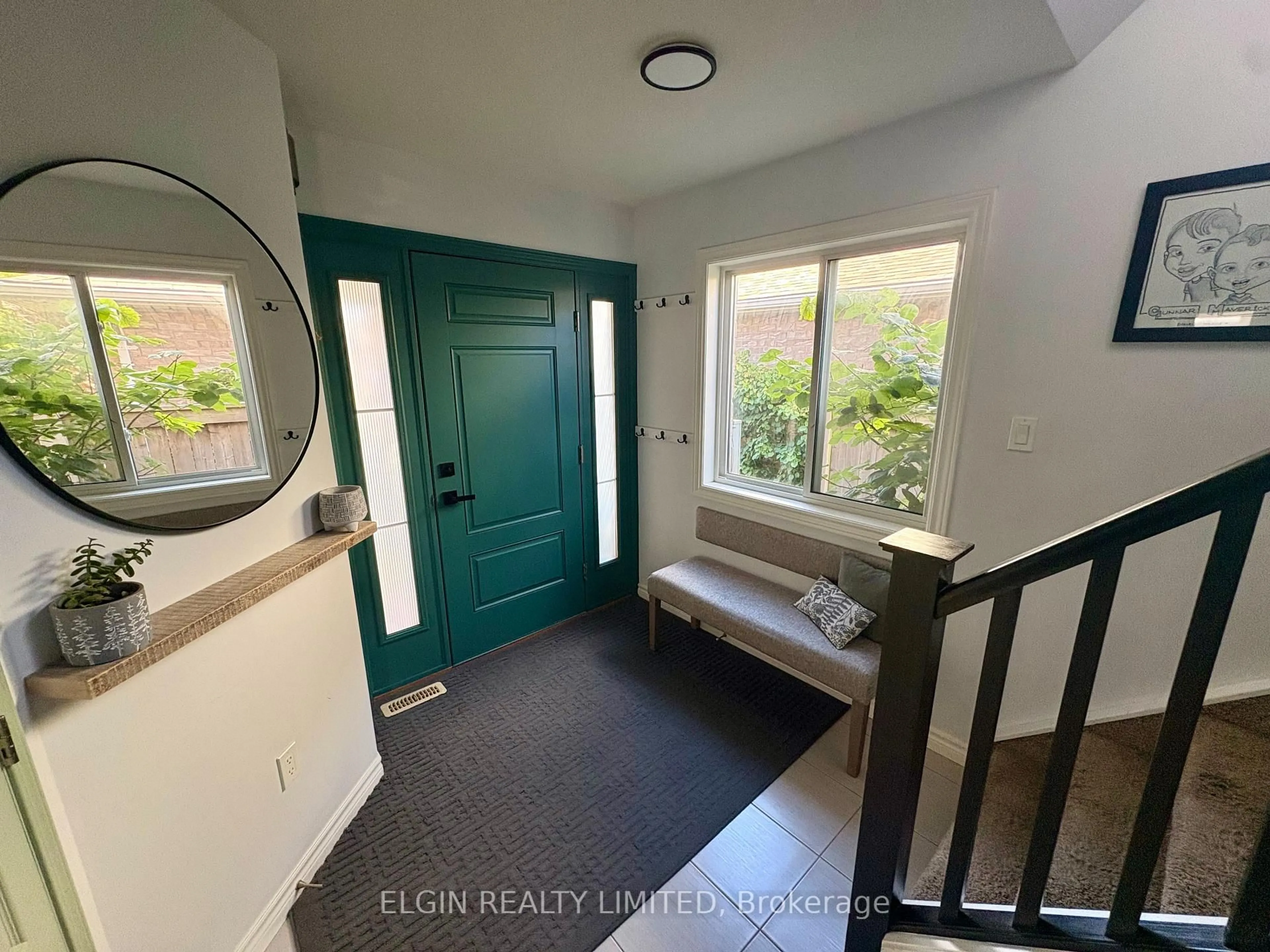 Indoor entryway for 10 Ambleside Dr, St. Thomas Ontario N5P 0A9