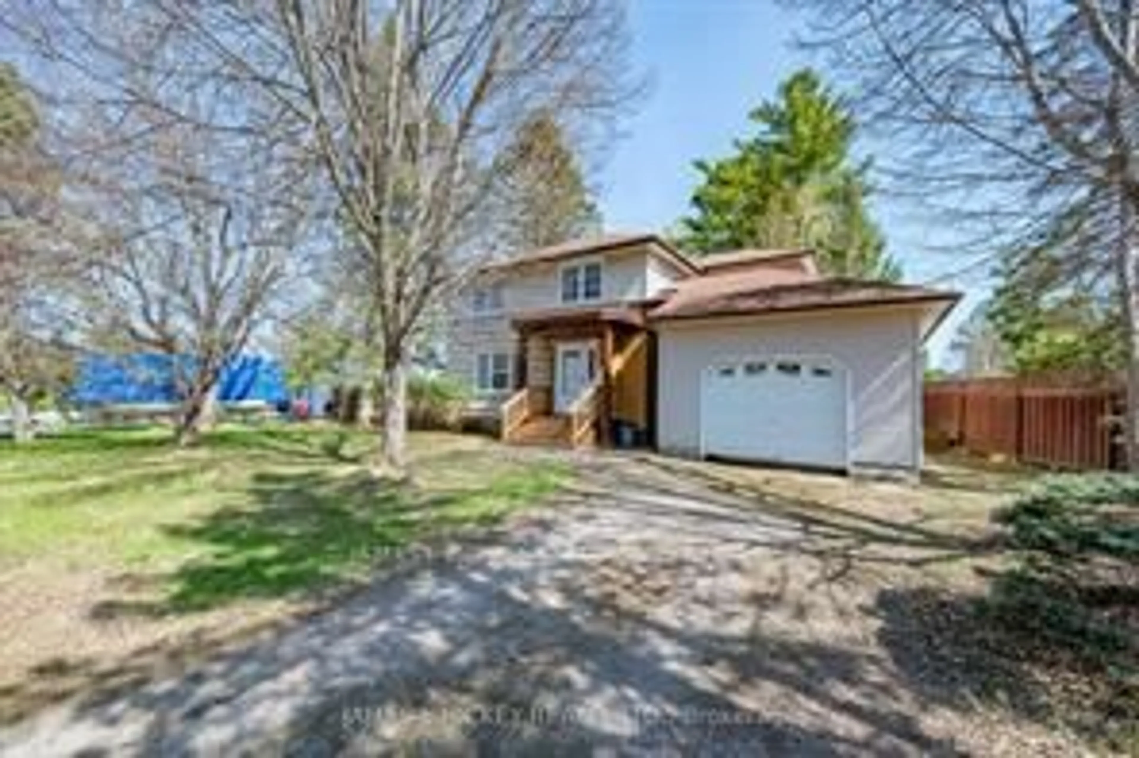 A pic from outside/outdoor area/front of a property/back of a property/a pic from drone, street for 22 Cabot Pl, Deep River Ontario K0J 1P0