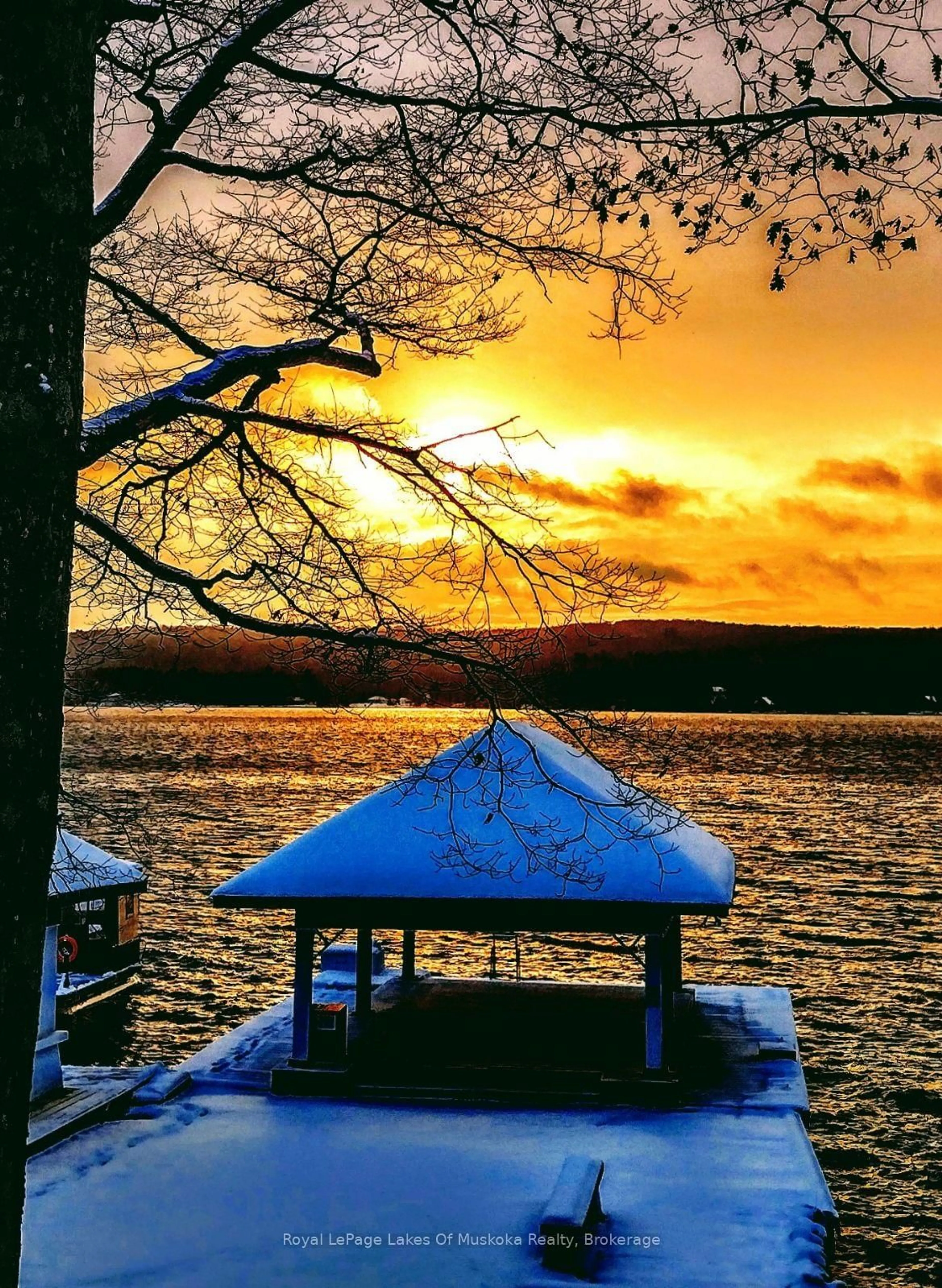 Patio, water/lake/river/ocean view for 12 Bigwin Island Island #307, Lake of Bays Ontario P0A 1E0