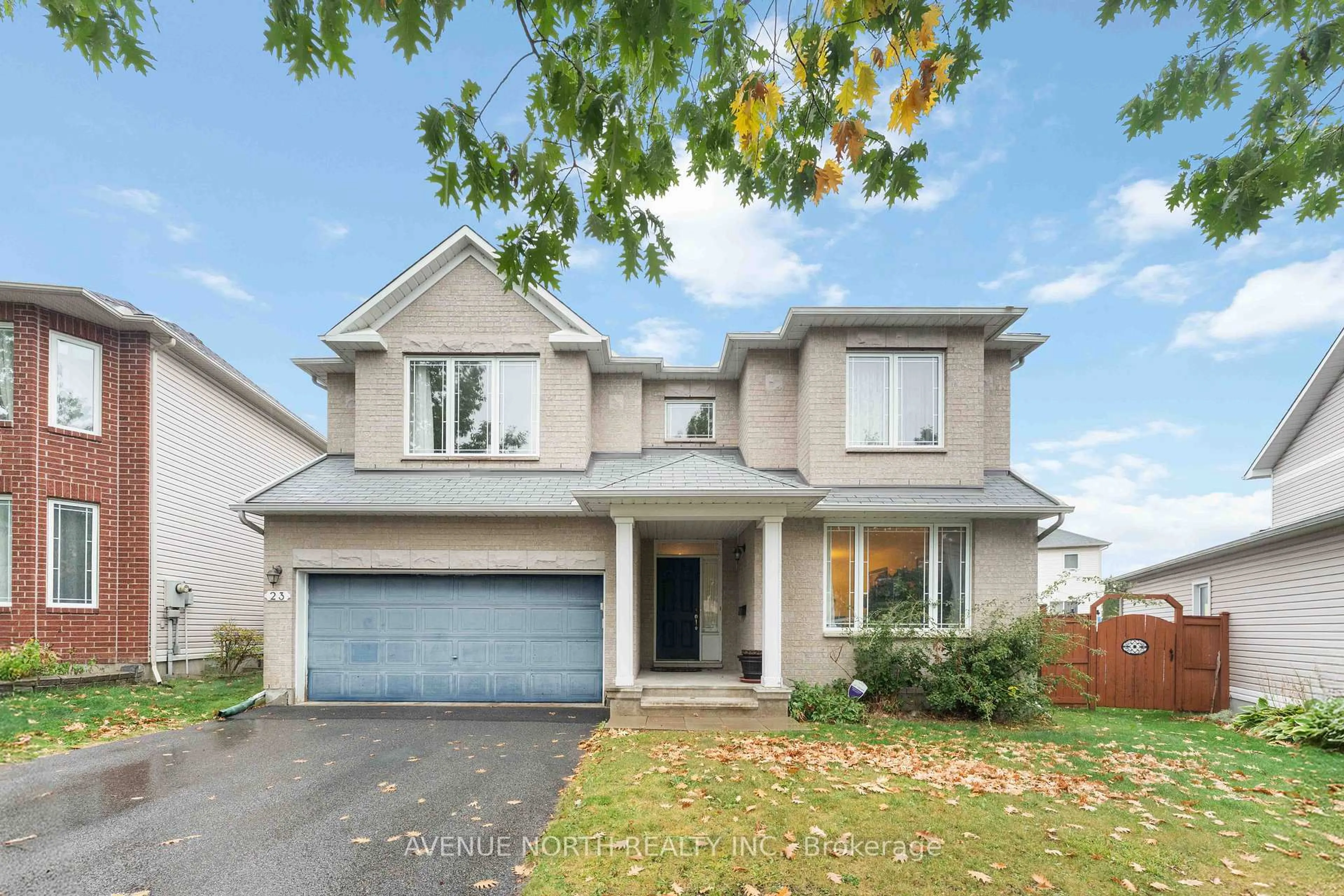 Home with vinyl exterior material, street for 23 Hearthstone Pl, Barrhaven Ontario K2G 7B3
