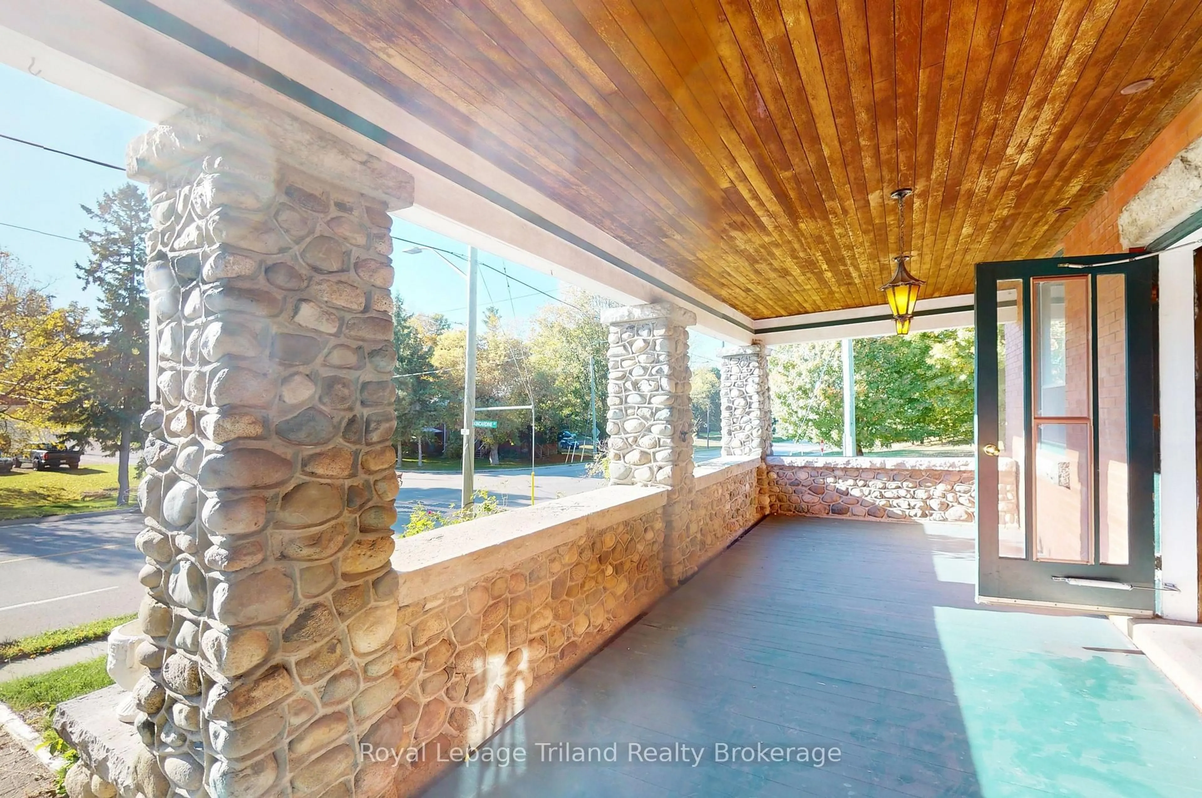 Indoor foyer for 144 Huron St, Zorra Ontario N0J 1J0