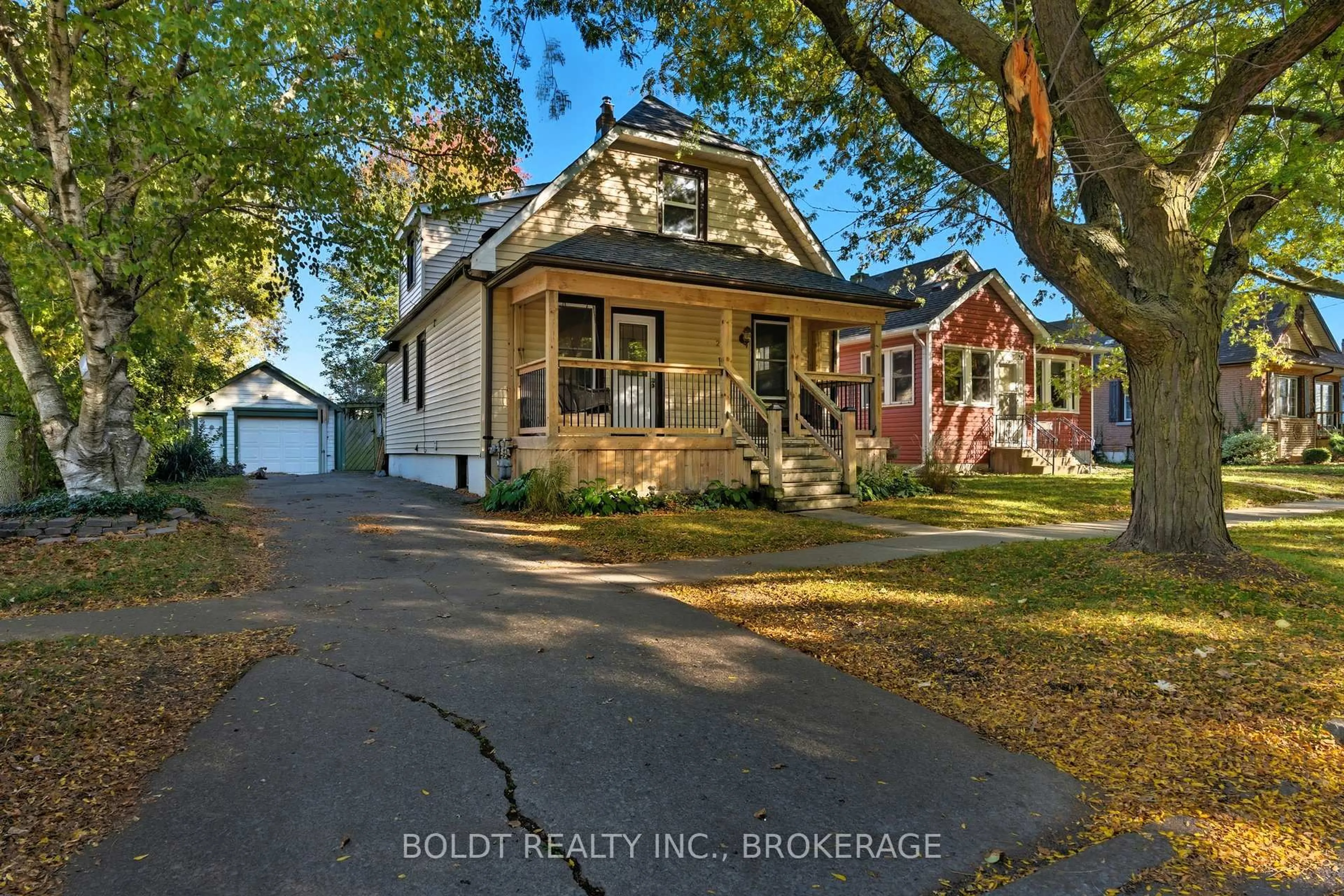 Unknown for 26 Currie St, St. Catharines Ontario L2M 5M6