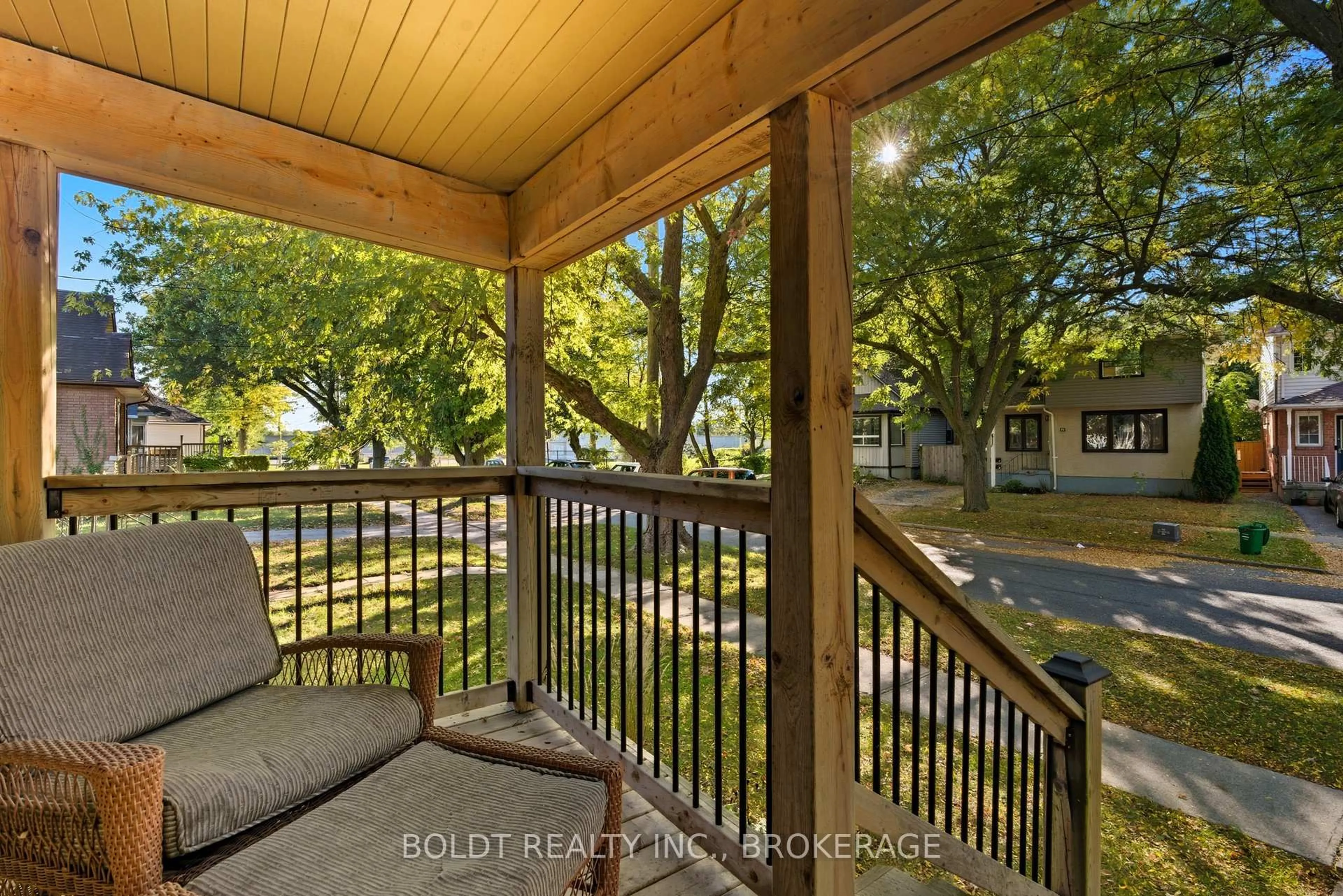 Patio, water/lake/river/ocean view for 26 Currie St, St. Catharines Ontario L2M 5M6