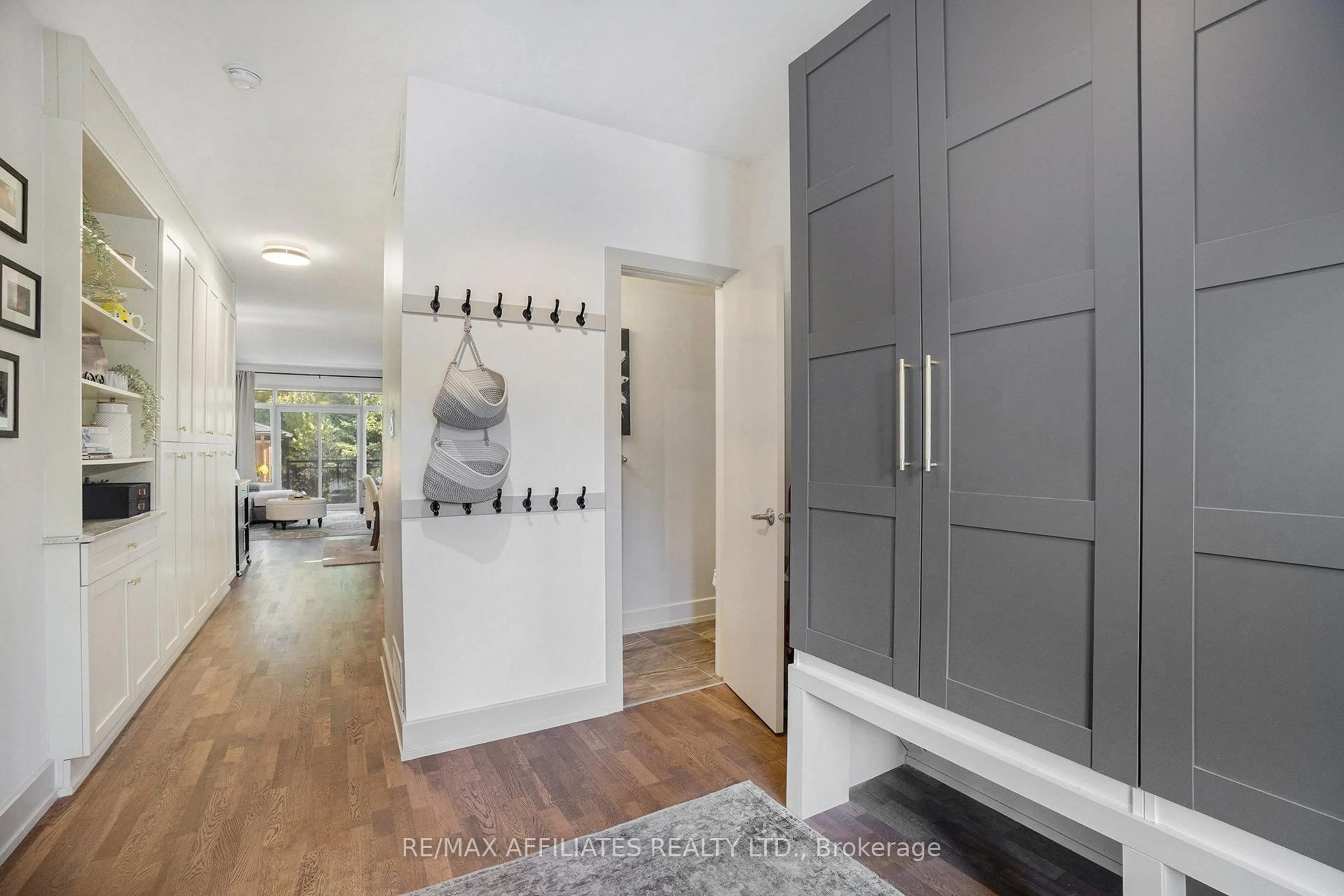 Indoor entryway for 52 Bergeron Private, Orleans Ontario K1C 0C2