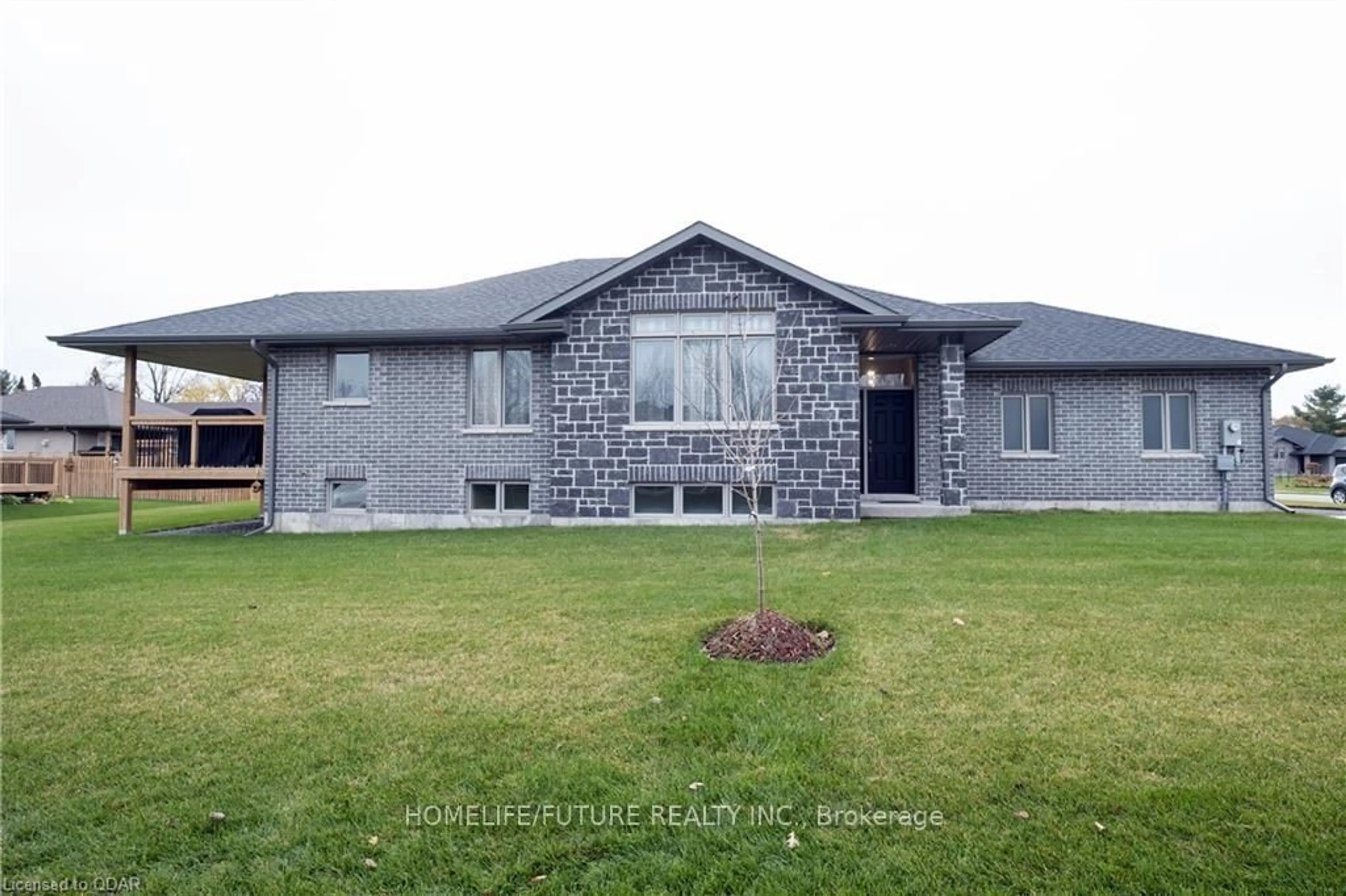 Home with brick exterior material, building for 43 Chelford Cres, Belleville Ontario K8N 4J8