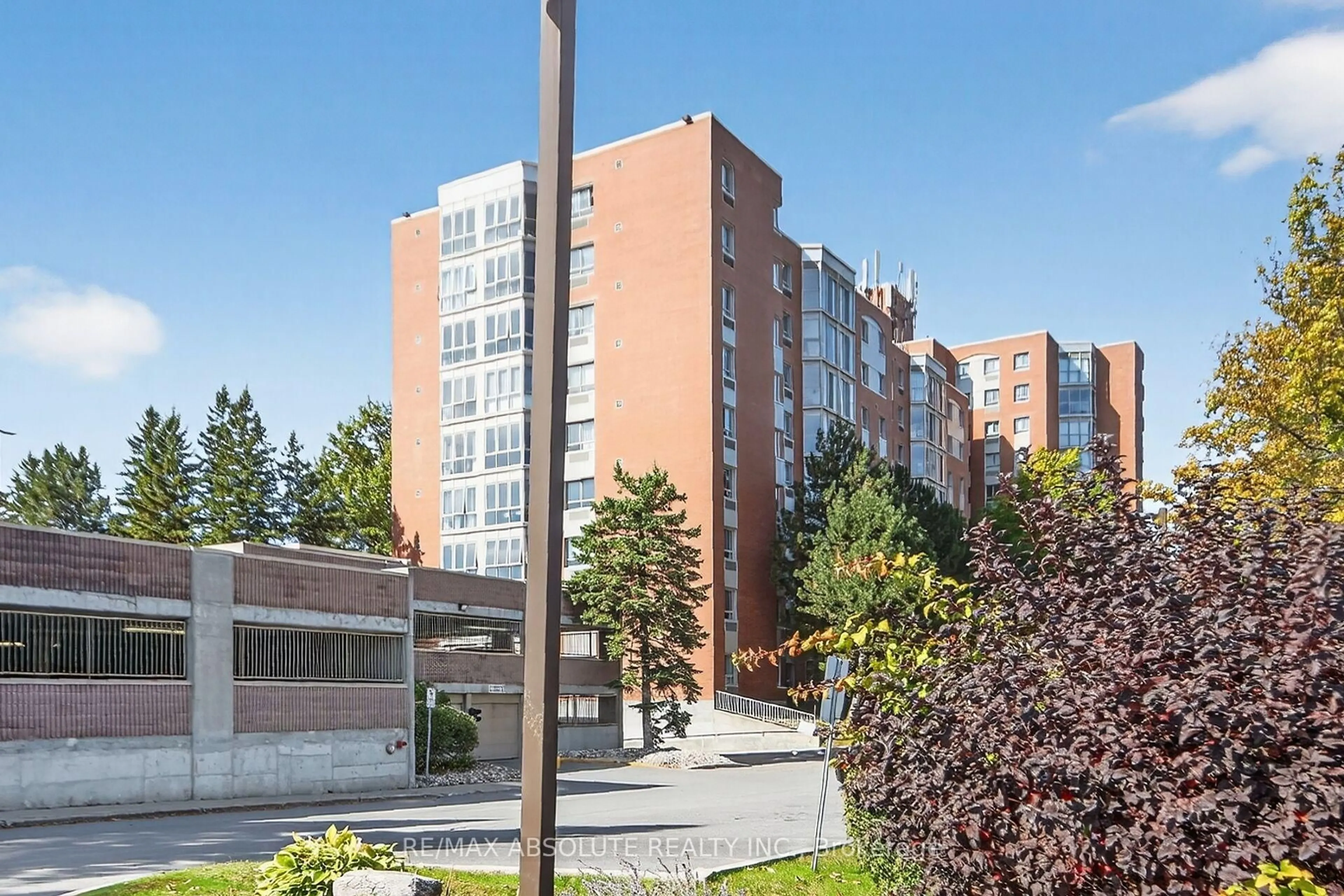 Patio, building for 960 TERON Rd #514, Ottawa Ontario K2K 2B6