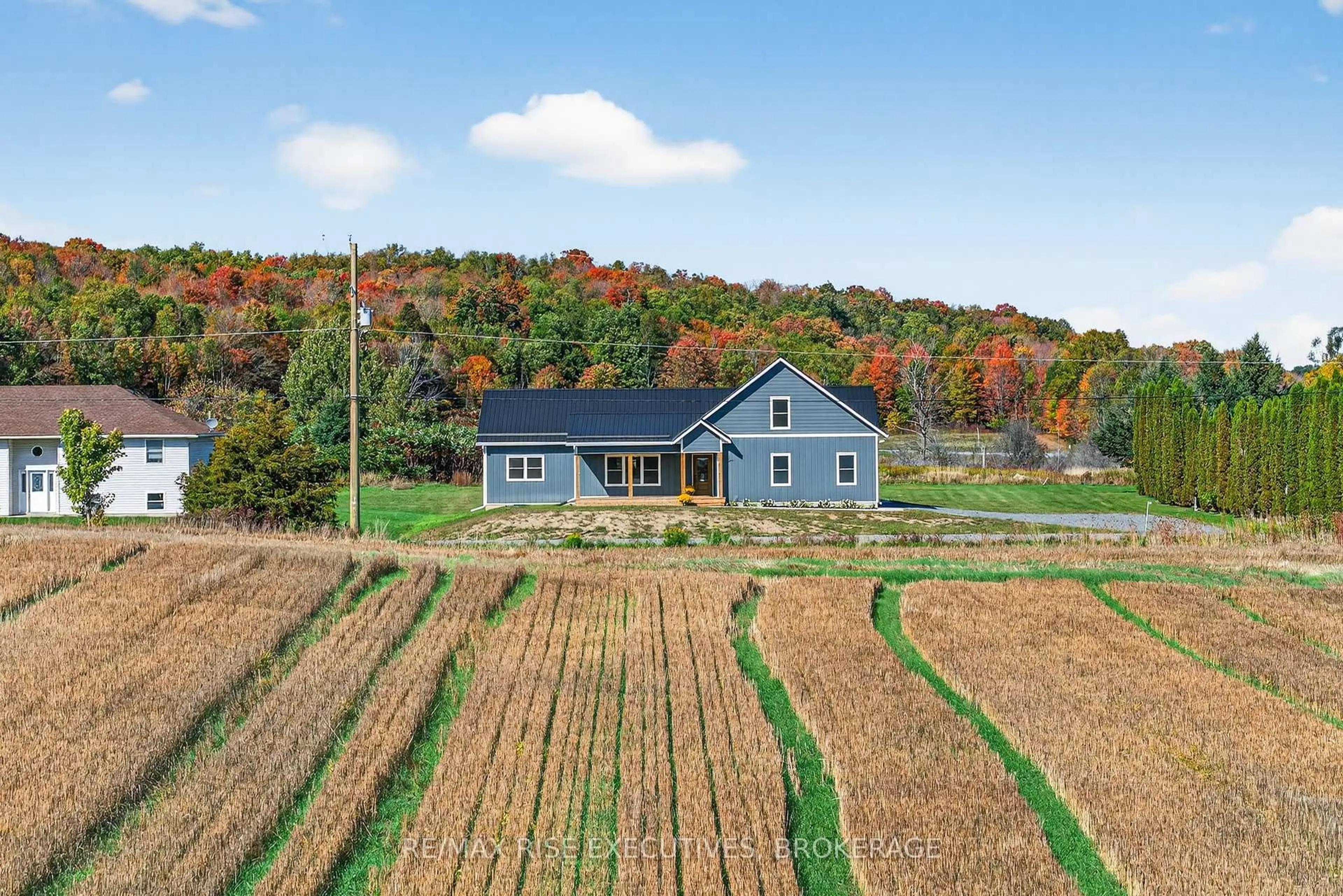 A pic from outside/outdoor area/front of a property/back of a property/a pic from drone, unknown for 2206 Sands Rd, Battersea Ontario K0H 1H0