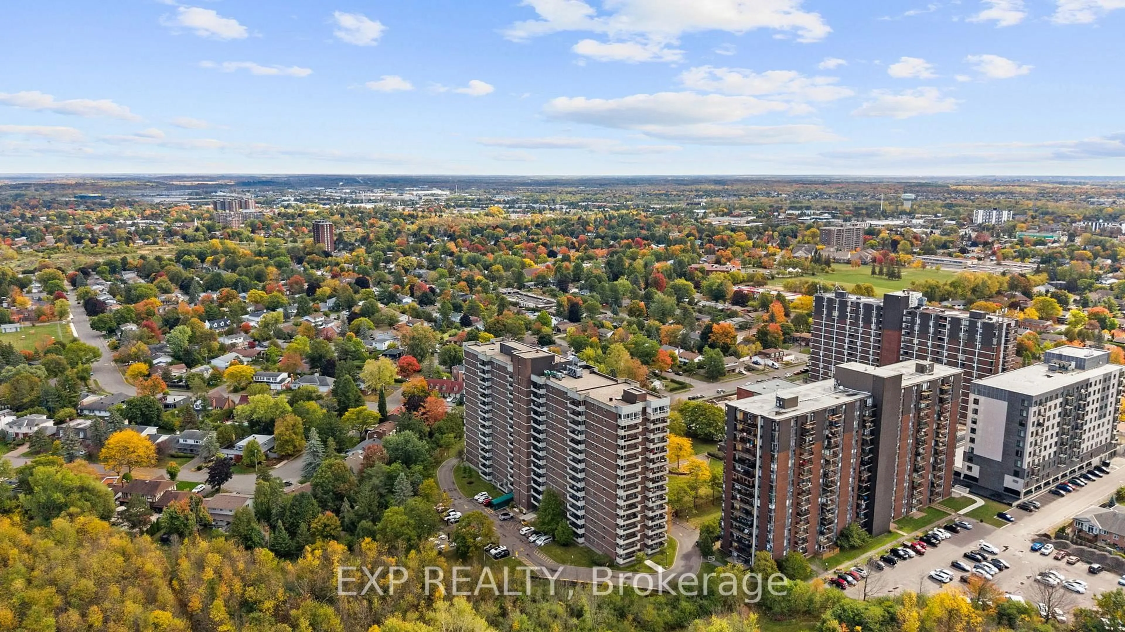 A pic from outside/outdoor area/front of a property/back of a property/a pic from drone, city buildings view from balcony for 1705 Playfair Dr #903, Ottawa Ontario K1H 8P6