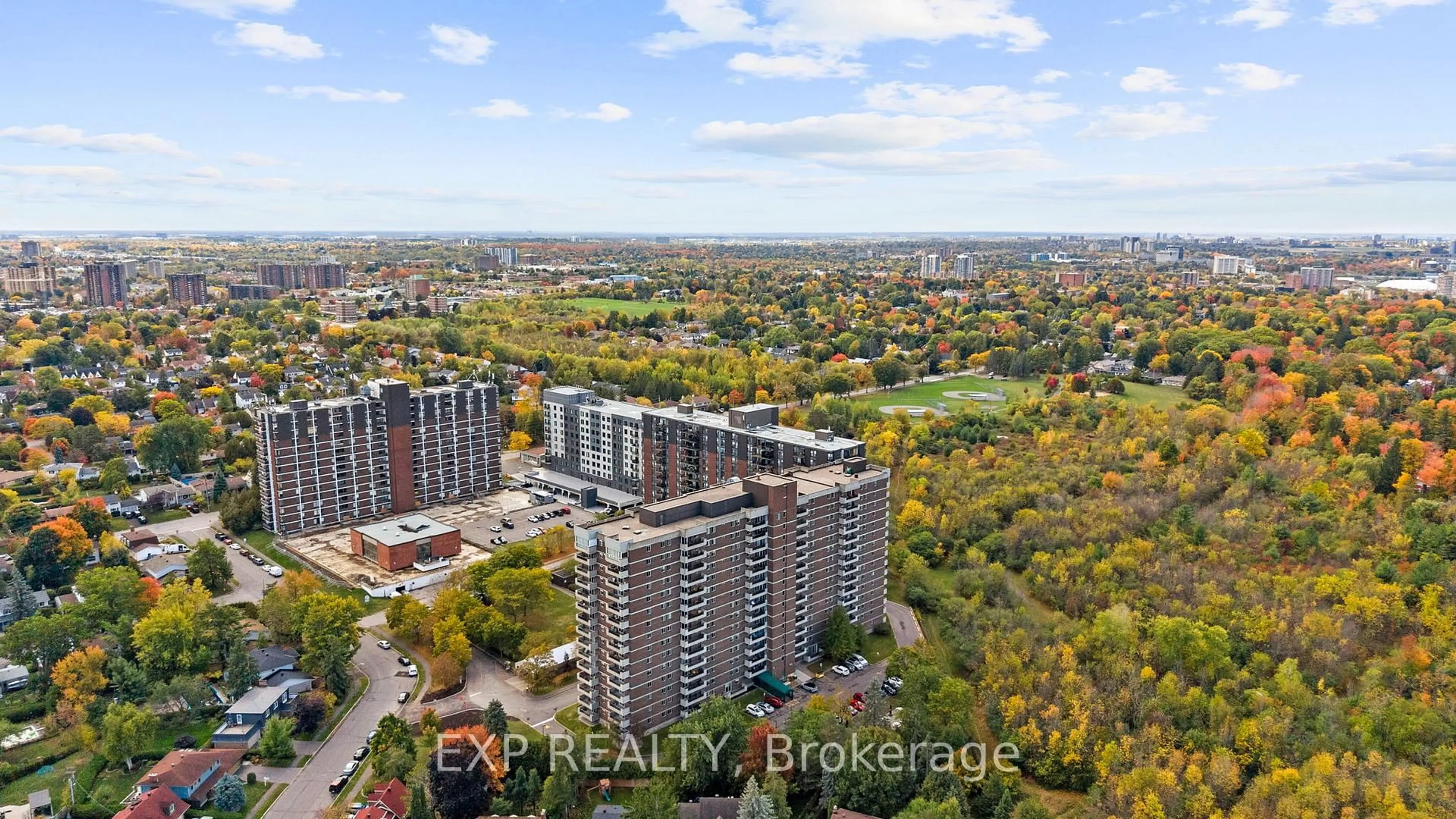 A pic from outside/outdoor area/front of a property/back of a property/a pic from drone, city buildings view from balcony for 1705 Playfair Dr #903, Ottawa Ontario K1H 8P6