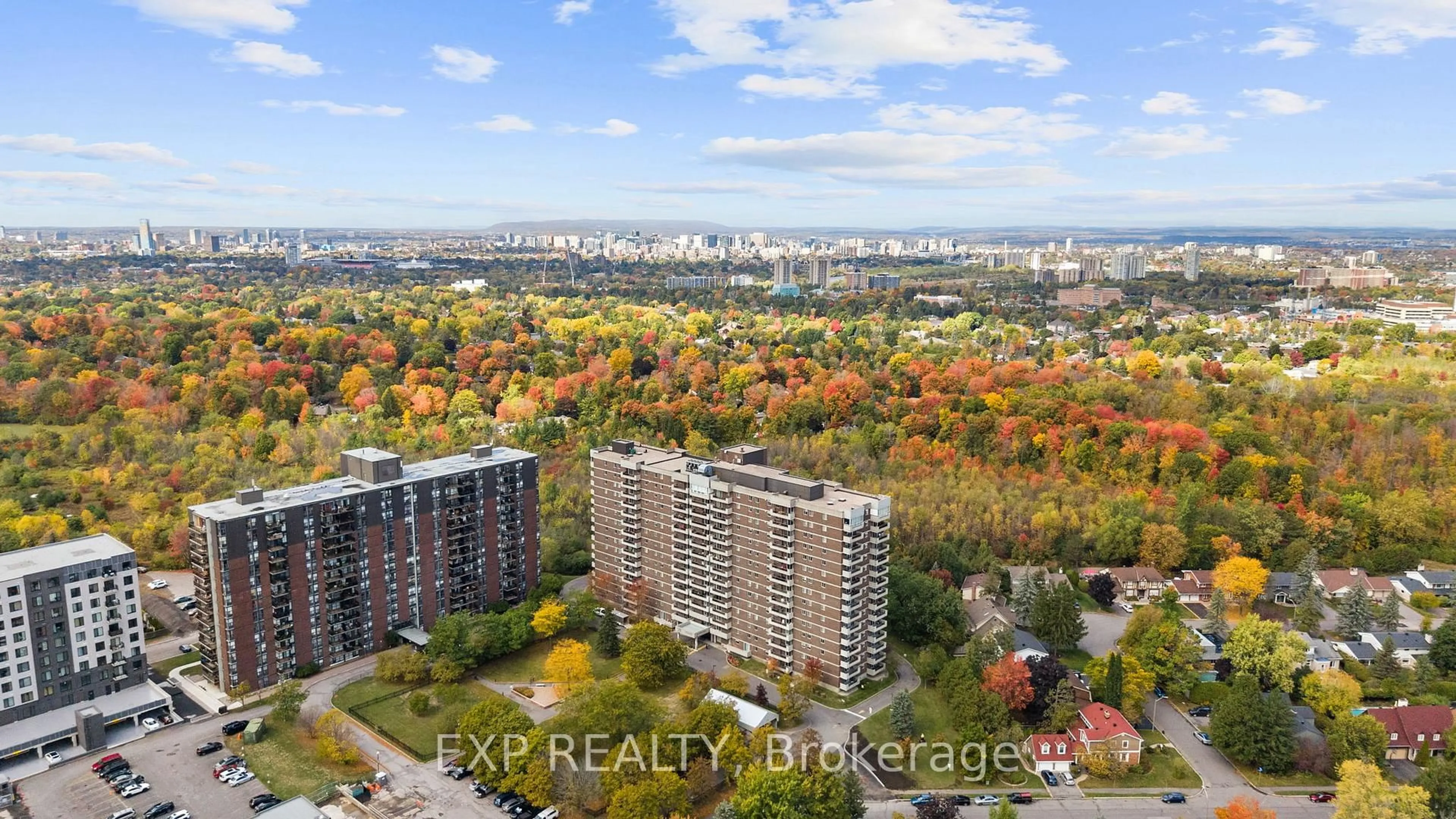 A pic from outside/outdoor area/front of a property/back of a property/a pic from drone, city buildings view from balcony for 1705 Playfair Dr #903, Ottawa Ontario K1H 8P6