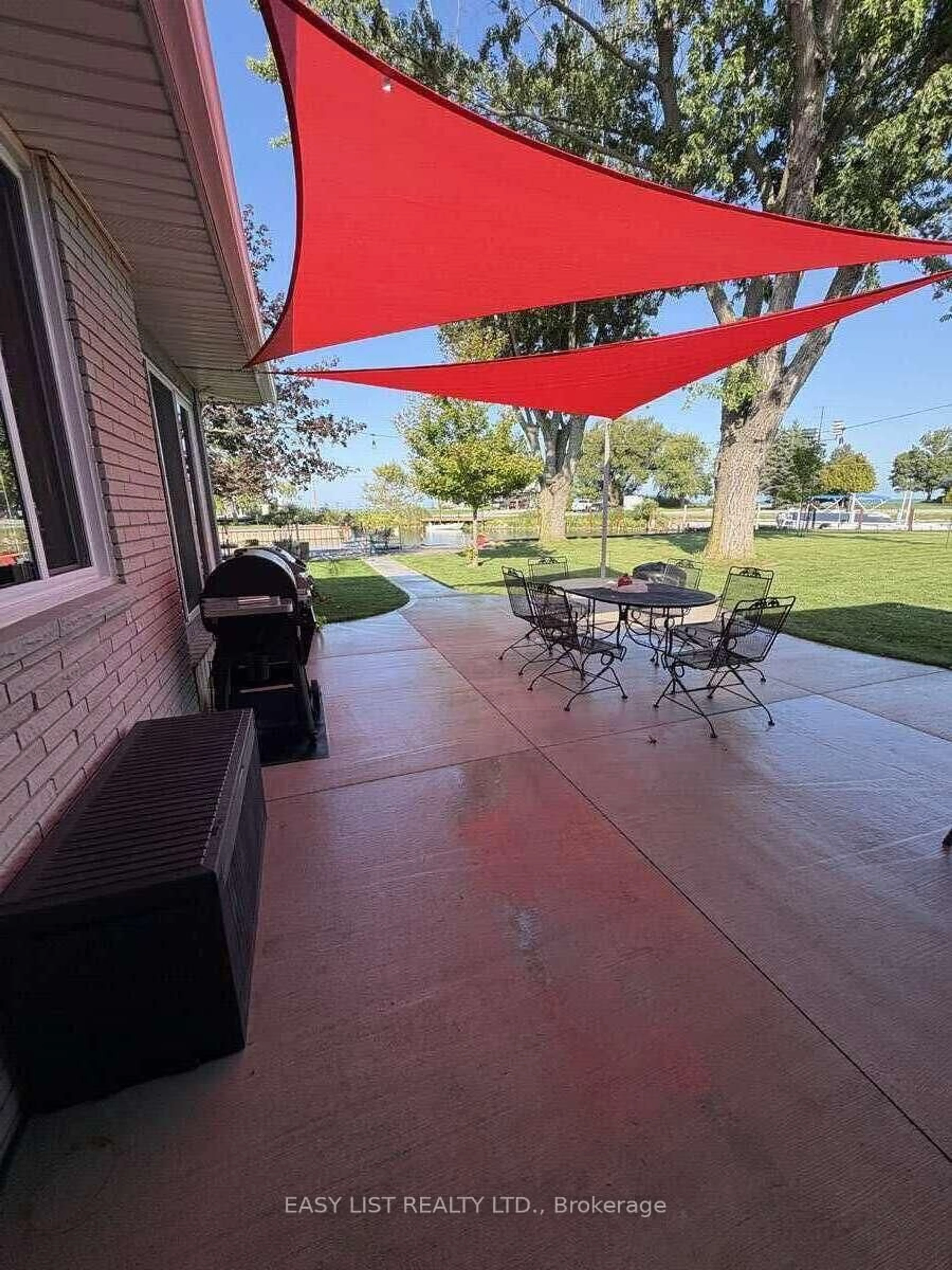 Patio, street for 767 Reaume Dr, Lakeshore Ontario N0P 2L0