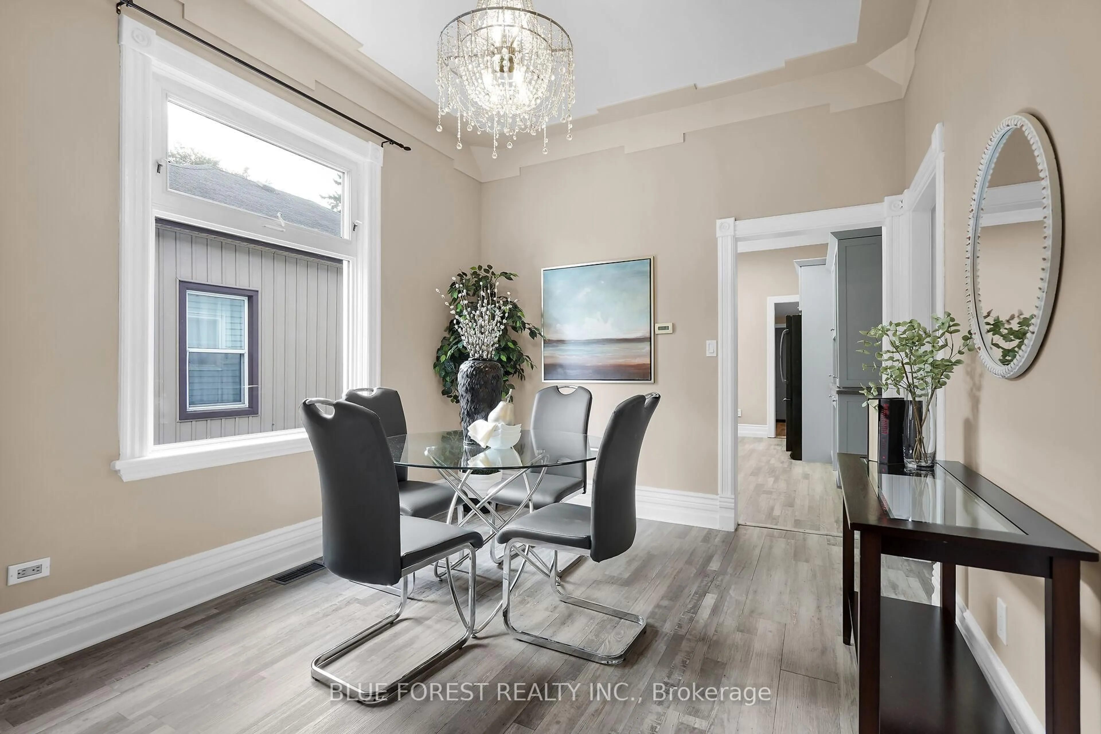 Dining room, unknown for 101 Elm St, London East Ontario N5Z 2K4
