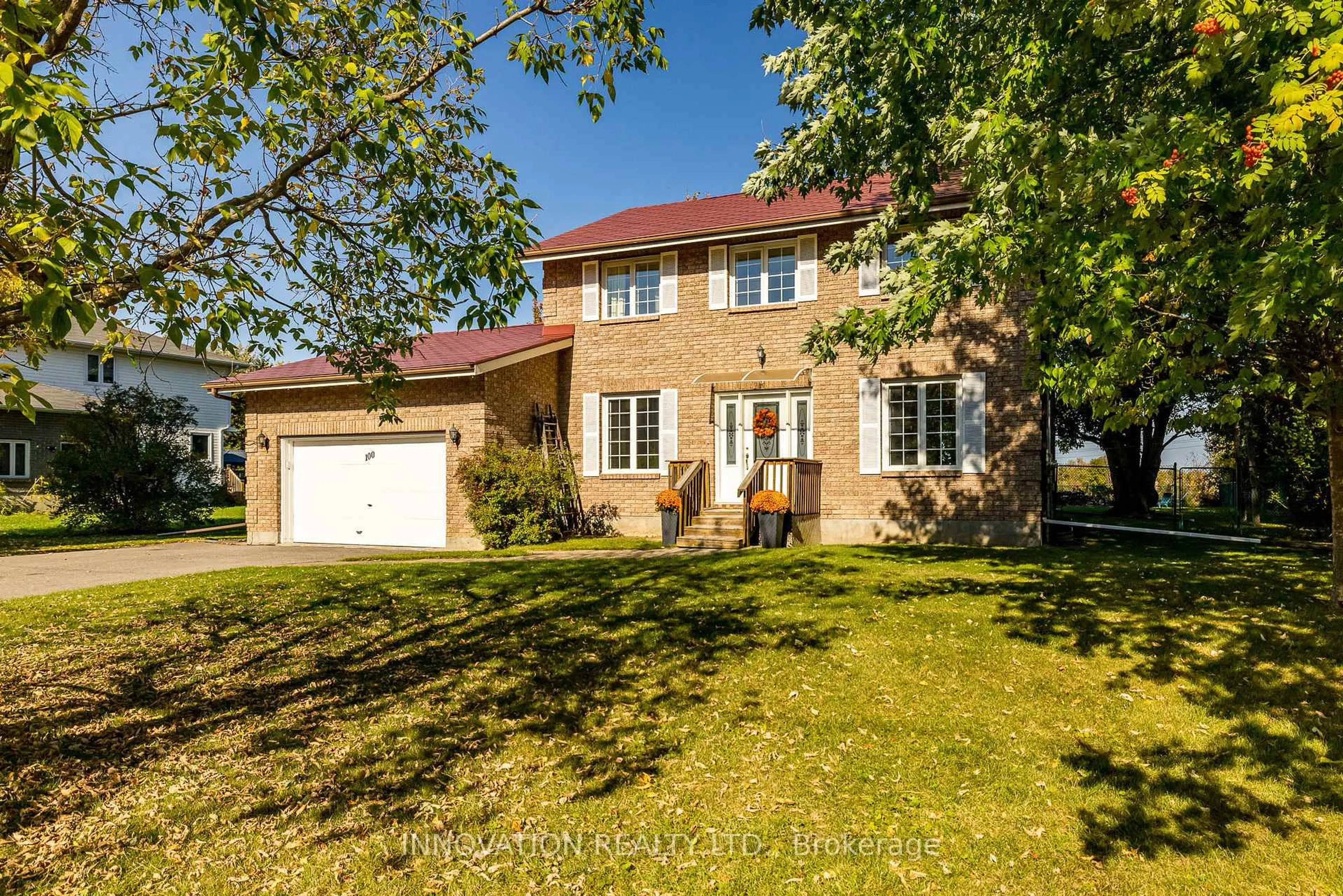 A pic from outside/outdoor area/front of a property/back of a property/a pic from drone, street for 100 Canyon Dr, Kinburn Ontario K0A 2H0
