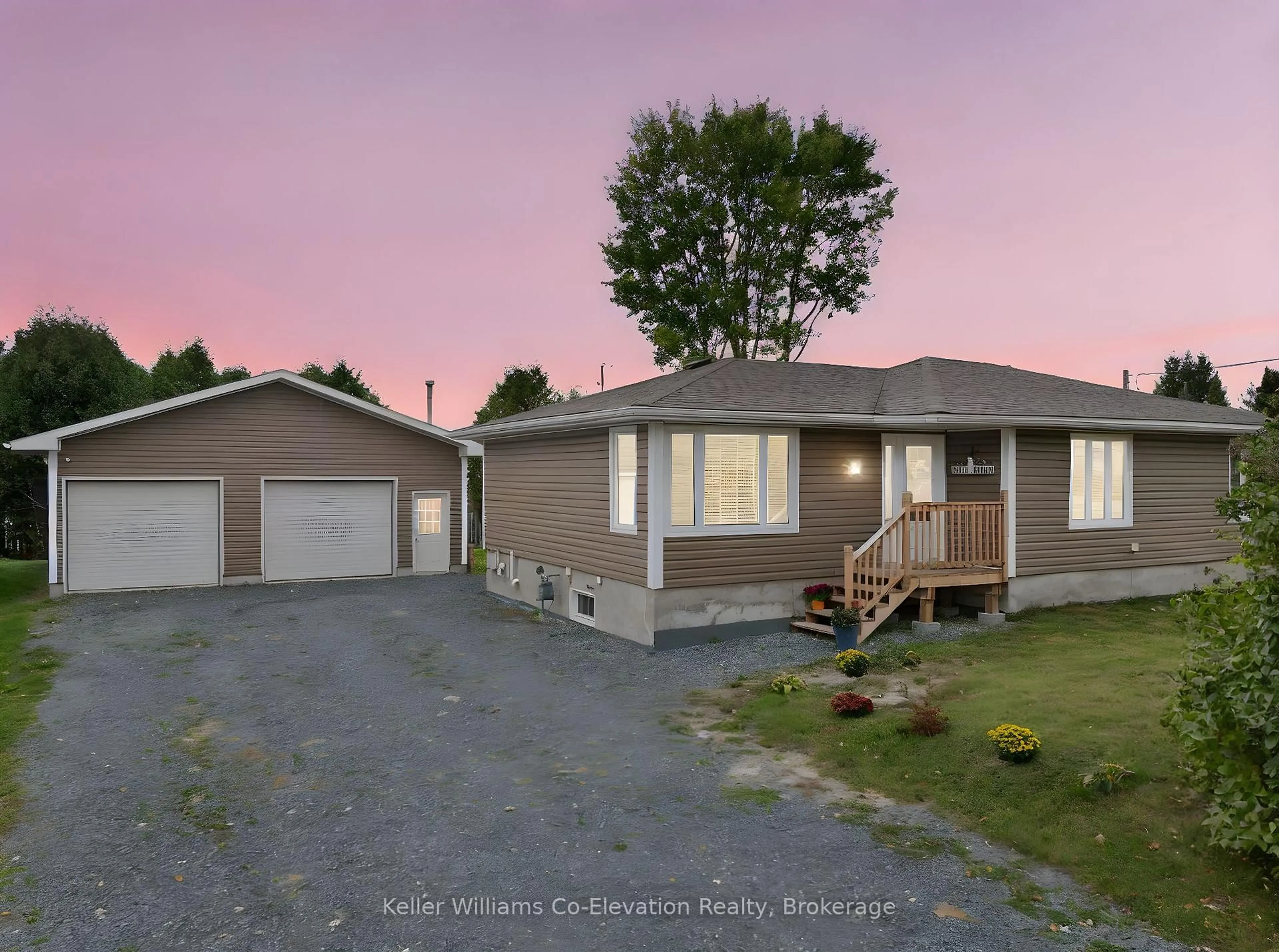 A pic from outside/outdoor area/front of a property/back of a property/a pic from drone, street for 309 Notre-Dame St, Greater Sudbury Ontario P0M 1B0