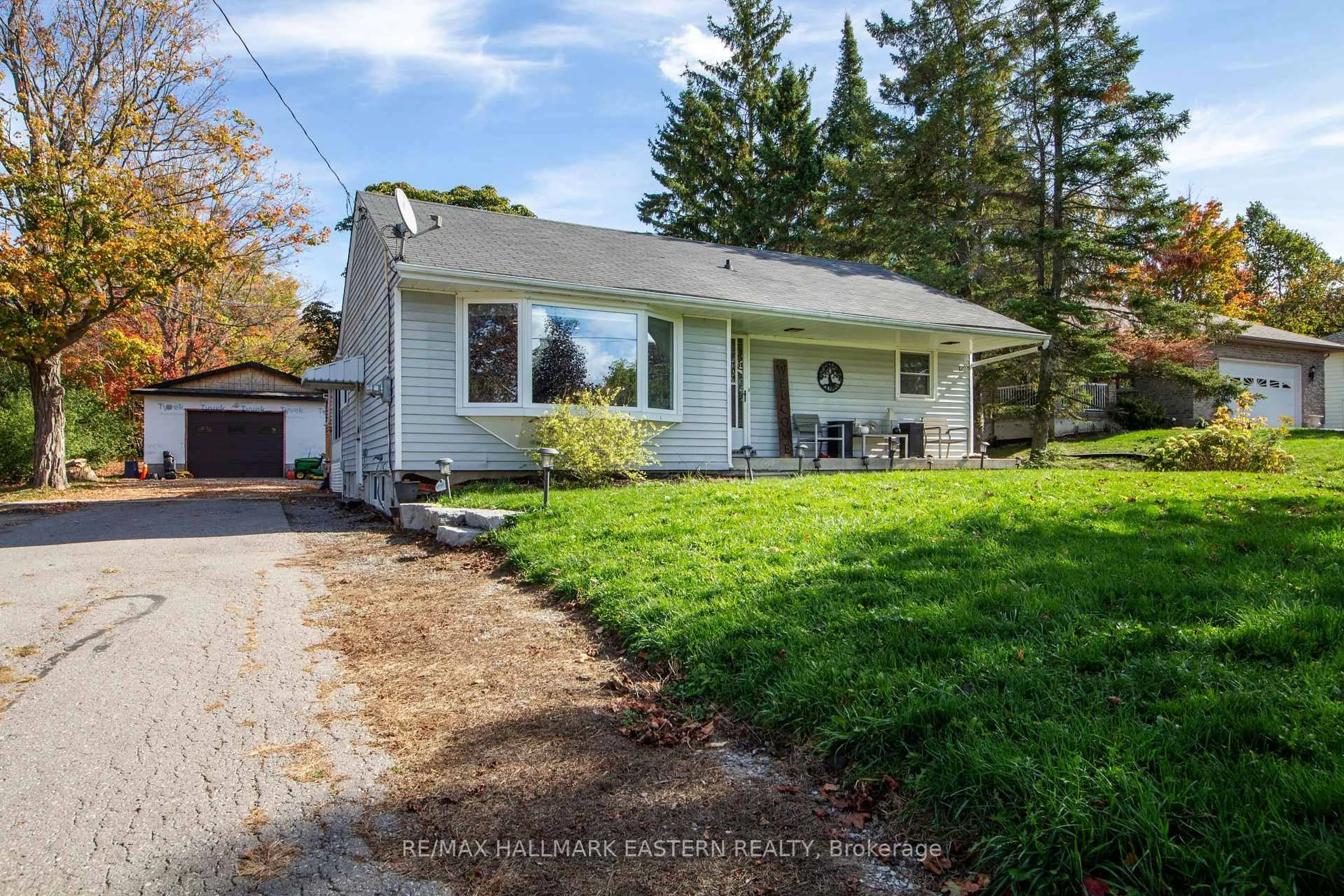 Home with vinyl exterior material, street for 1259 Mann Rd, Selwyn Ontario K0L 1H0