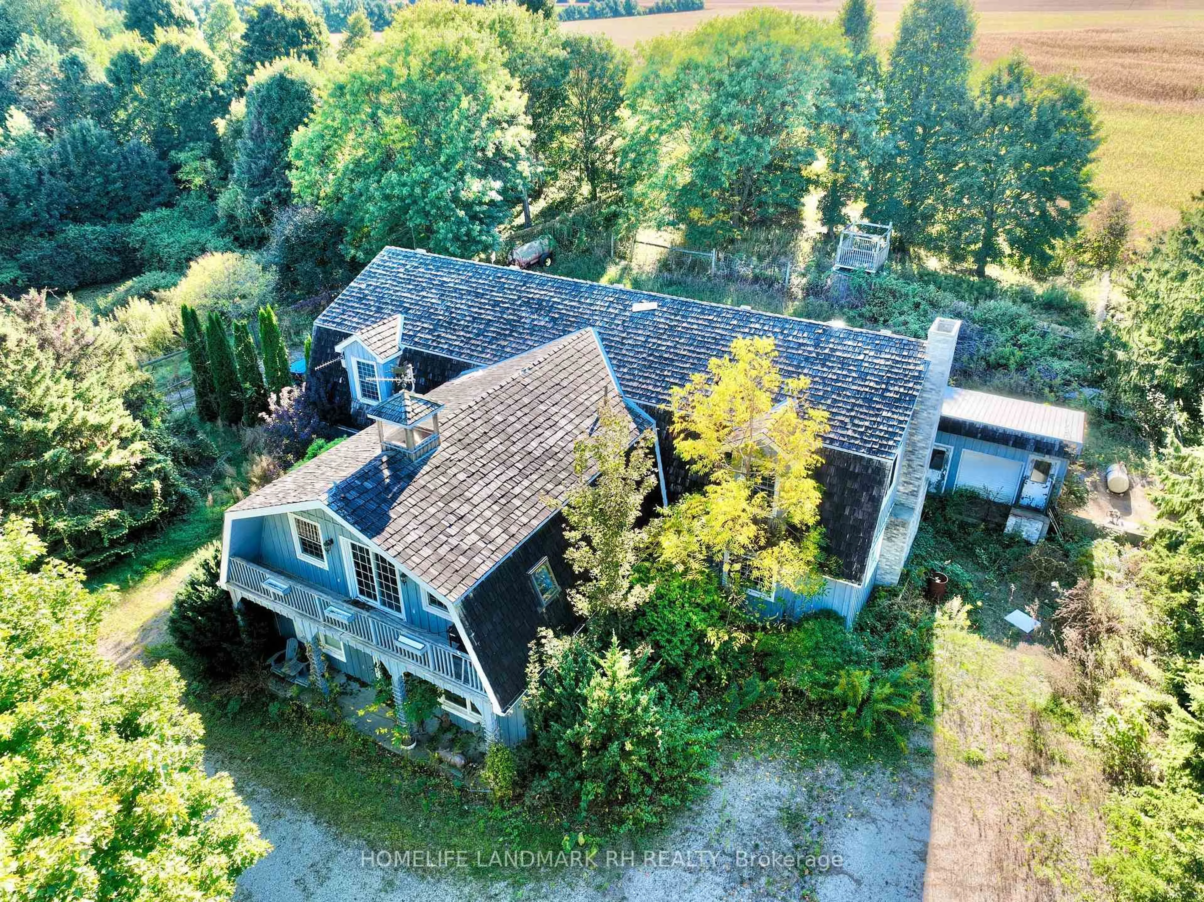 A pic from outside/outdoor area/front of a property/back of a property/a pic from drone, unknown for 496217 10th Line, East Zorra-Tavistock Ontario N0B 2R0