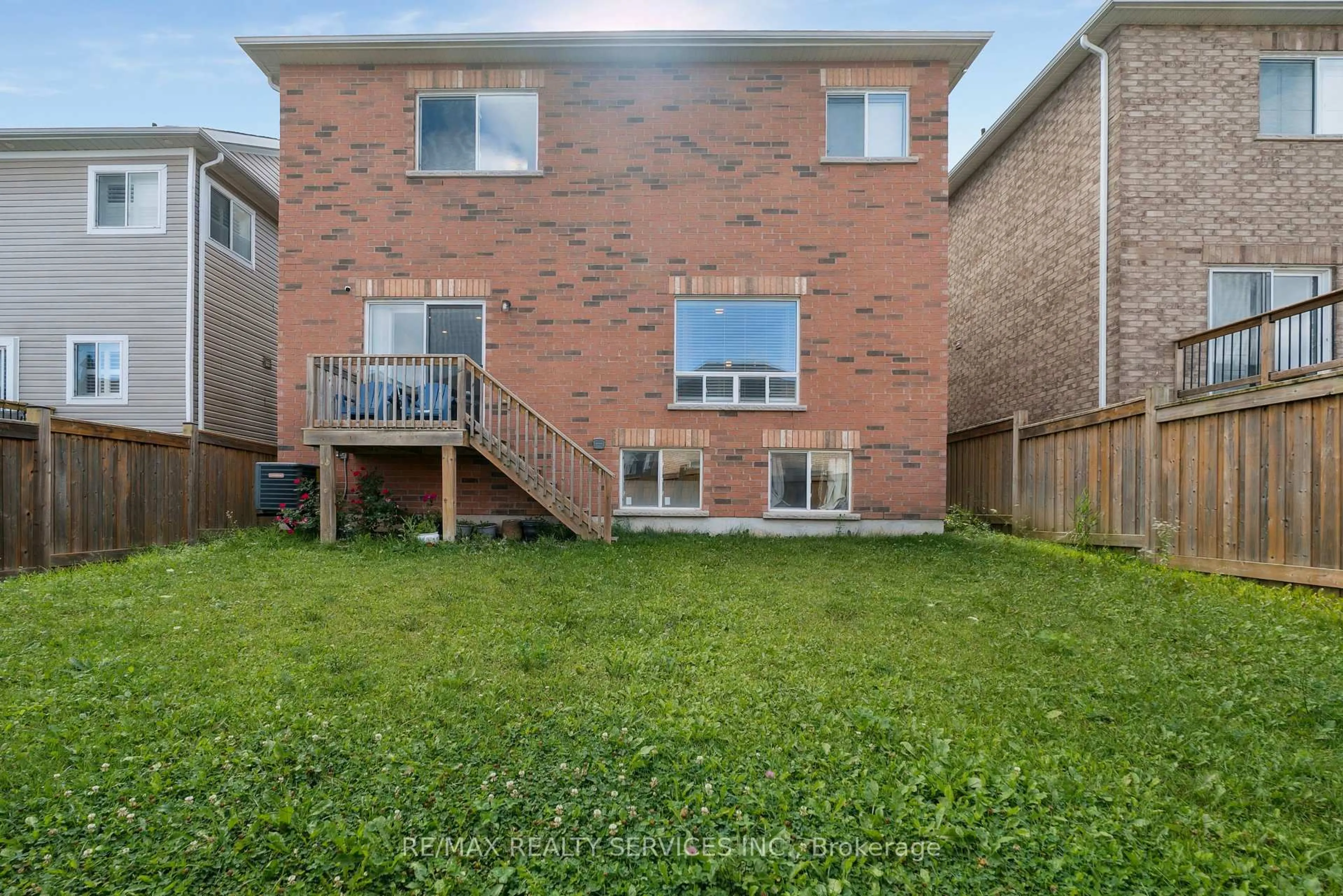 Patio, unknown for 125 Morden Dr, Shelburne Ontario L9V 3S4