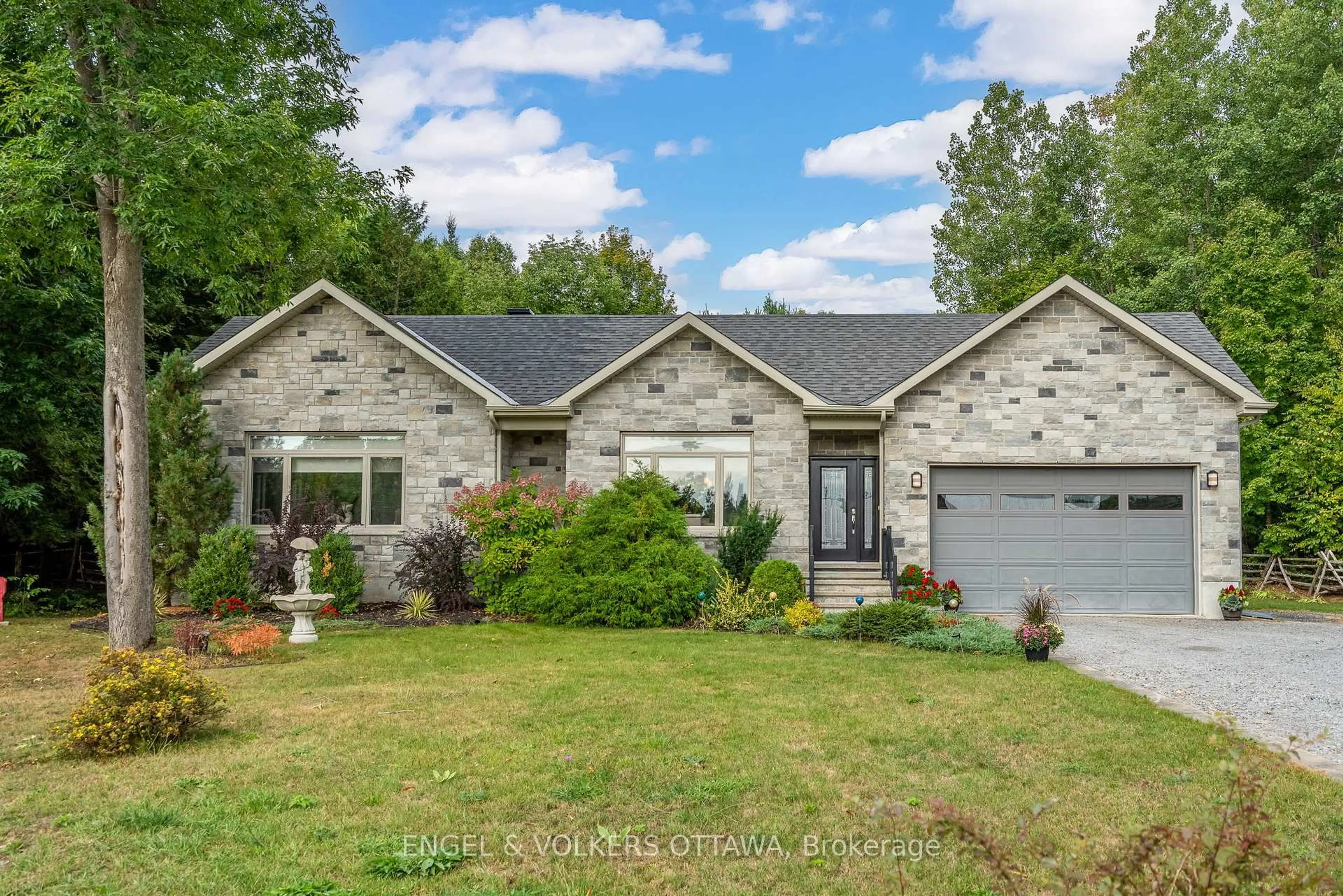 Home with brick exterior material, unknown for 1313 Old Perth Rd, Almonte Ontario K0A 1A0