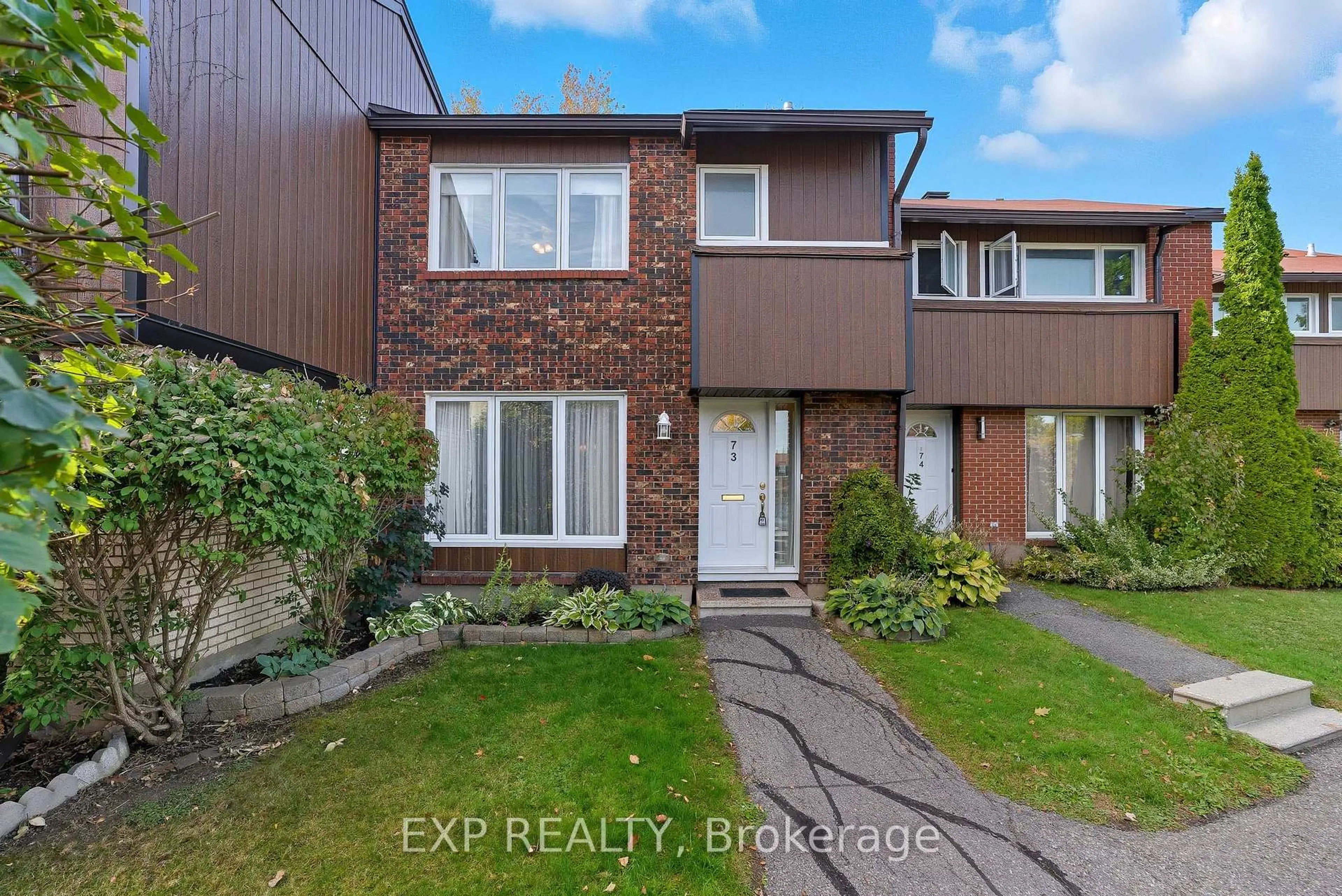 A pic from outside/outdoor area/front of a property/back of a property/a pic from drone, street for 1900 MARQUIS Ave #73, Ottawa Ontario K1J 8J2