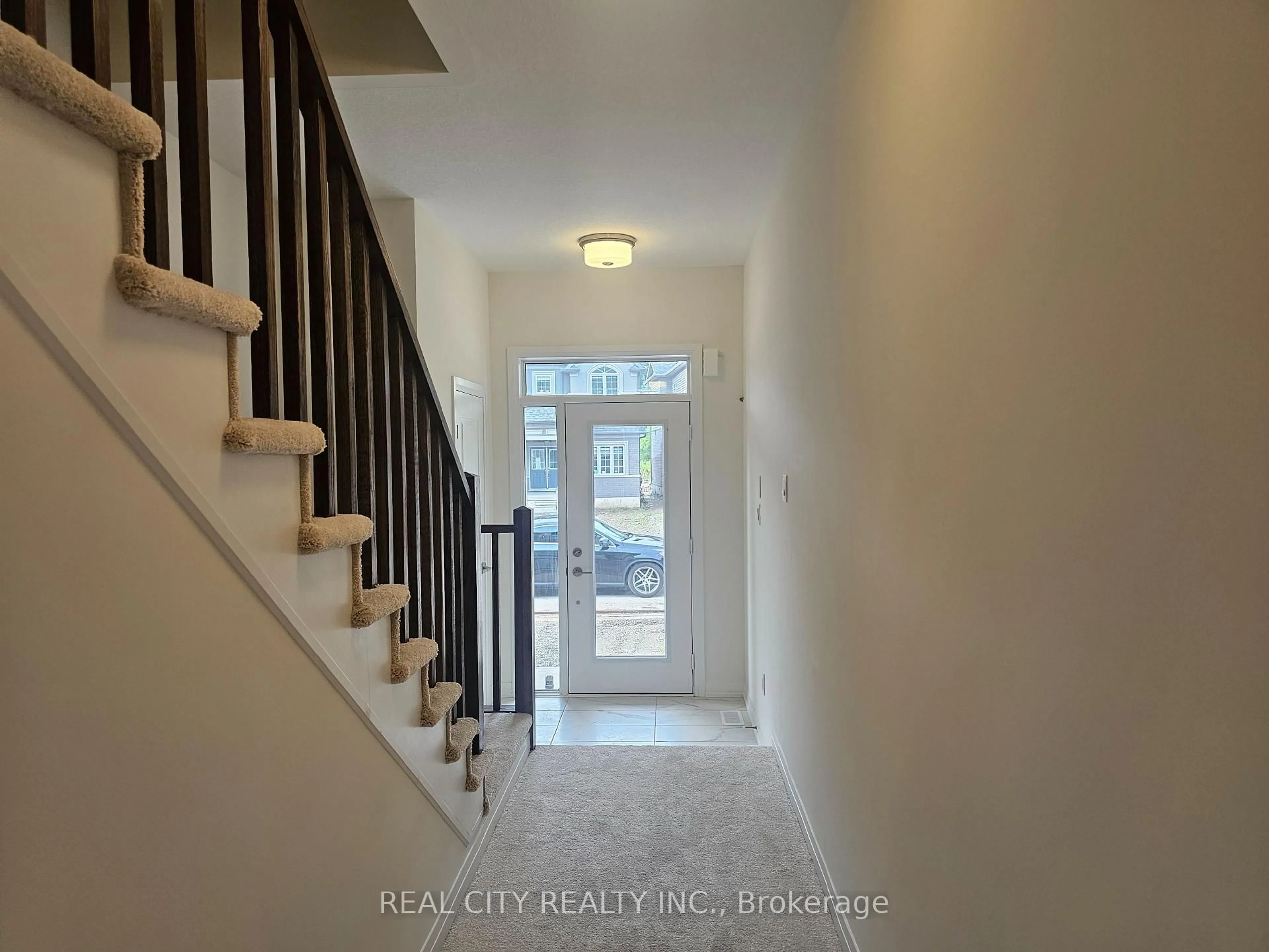 Indoor entryway for 48 McKernan Ave, Brantford Ontario N3V 0C2