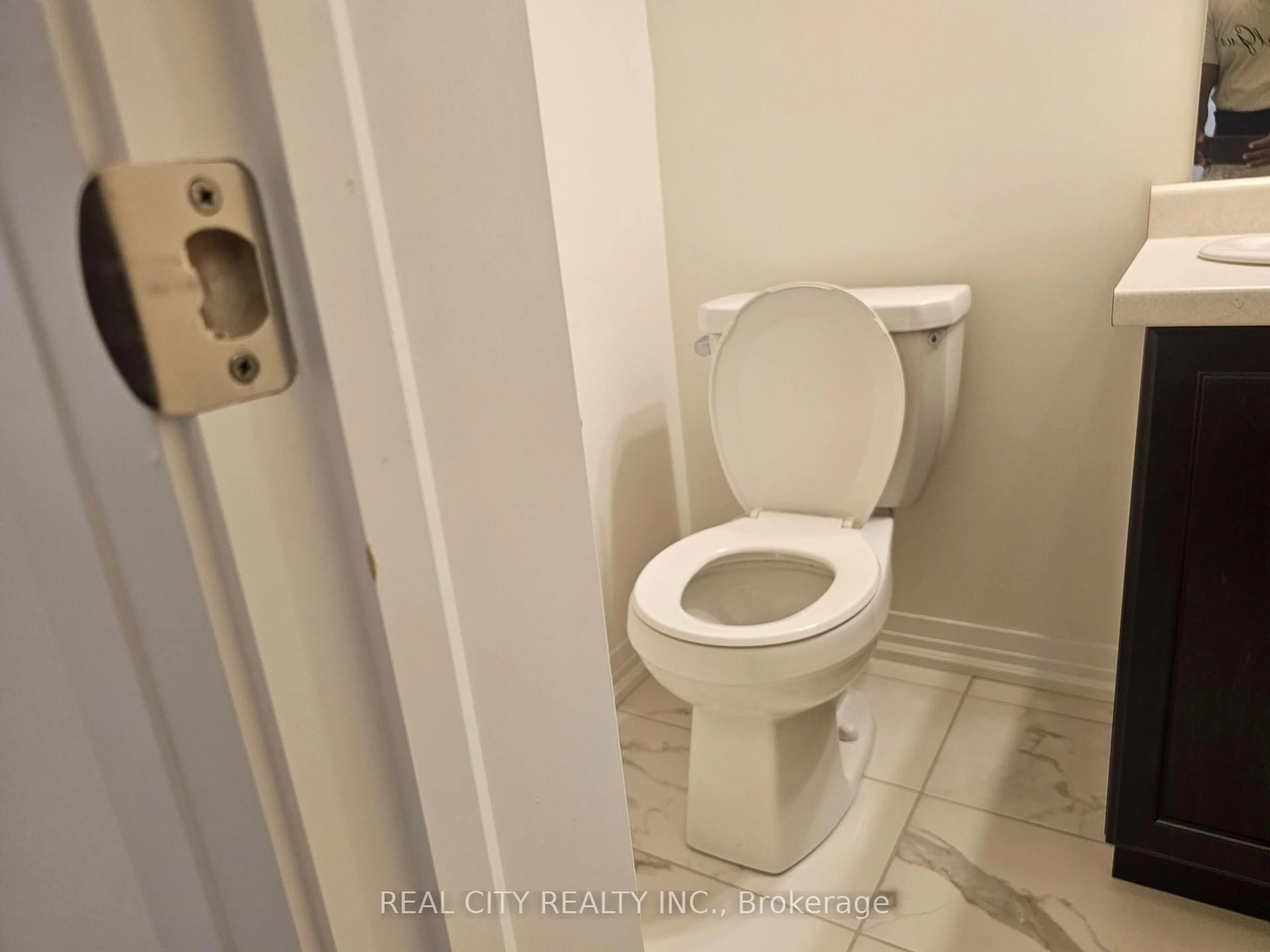 A pic of a room for 48 McKernan Ave, Brantford Ontario N3V 0C2
