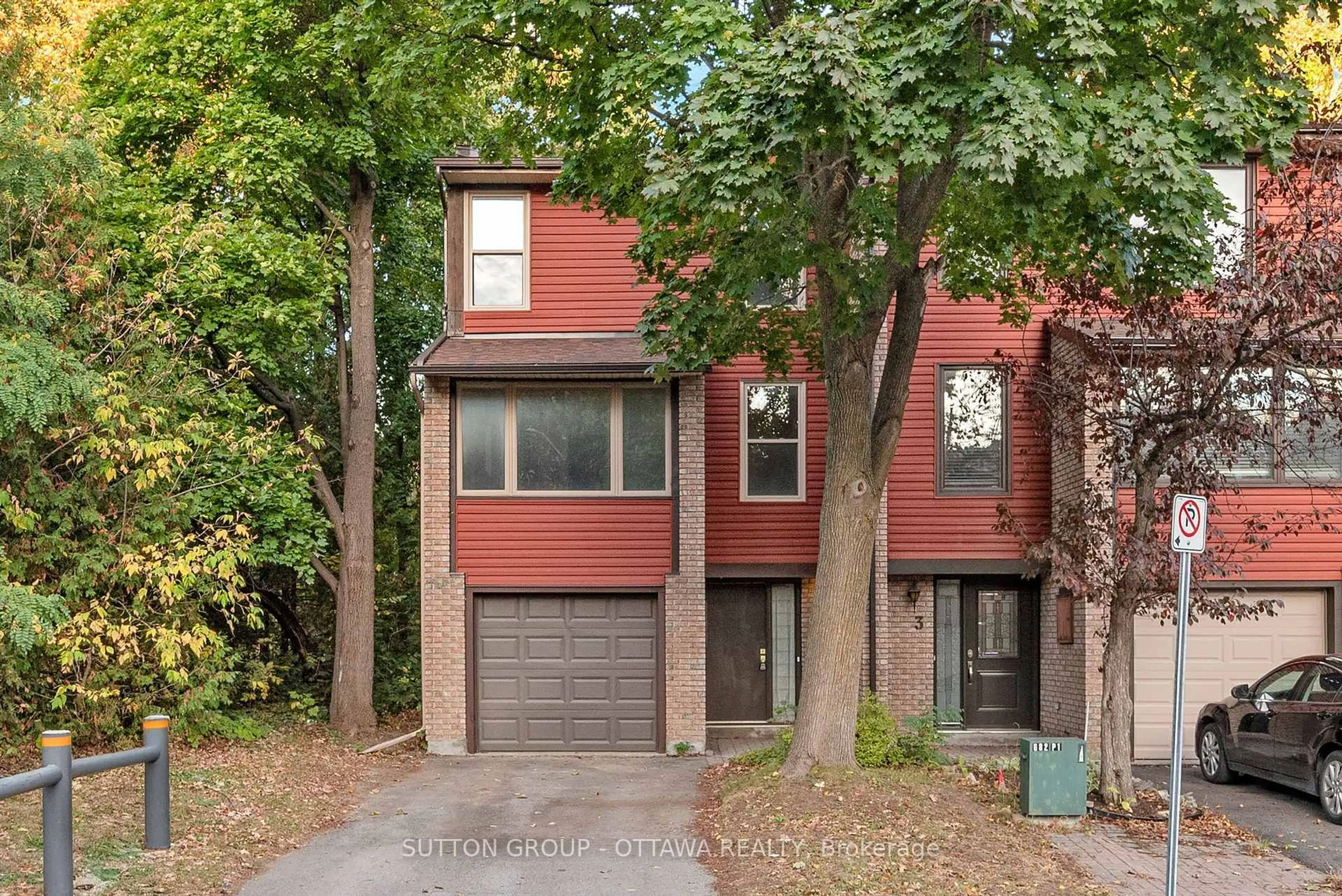 Home with brick exterior material, street for 1 Marielle Crt, Ottawa Ontario K2B 8P3