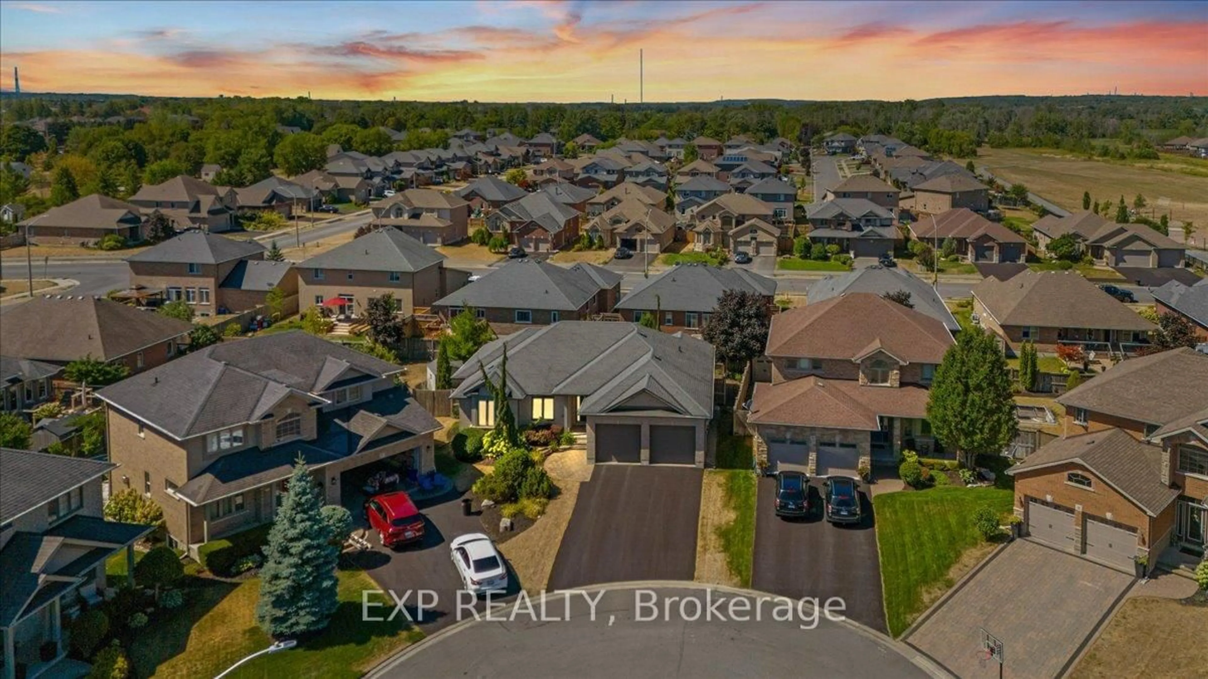 A pic from outside/outdoor area/front of a property/back of a property/a pic from drone, unknown for 79 Hanover Crt, Belleville Ontario K8N 0B1