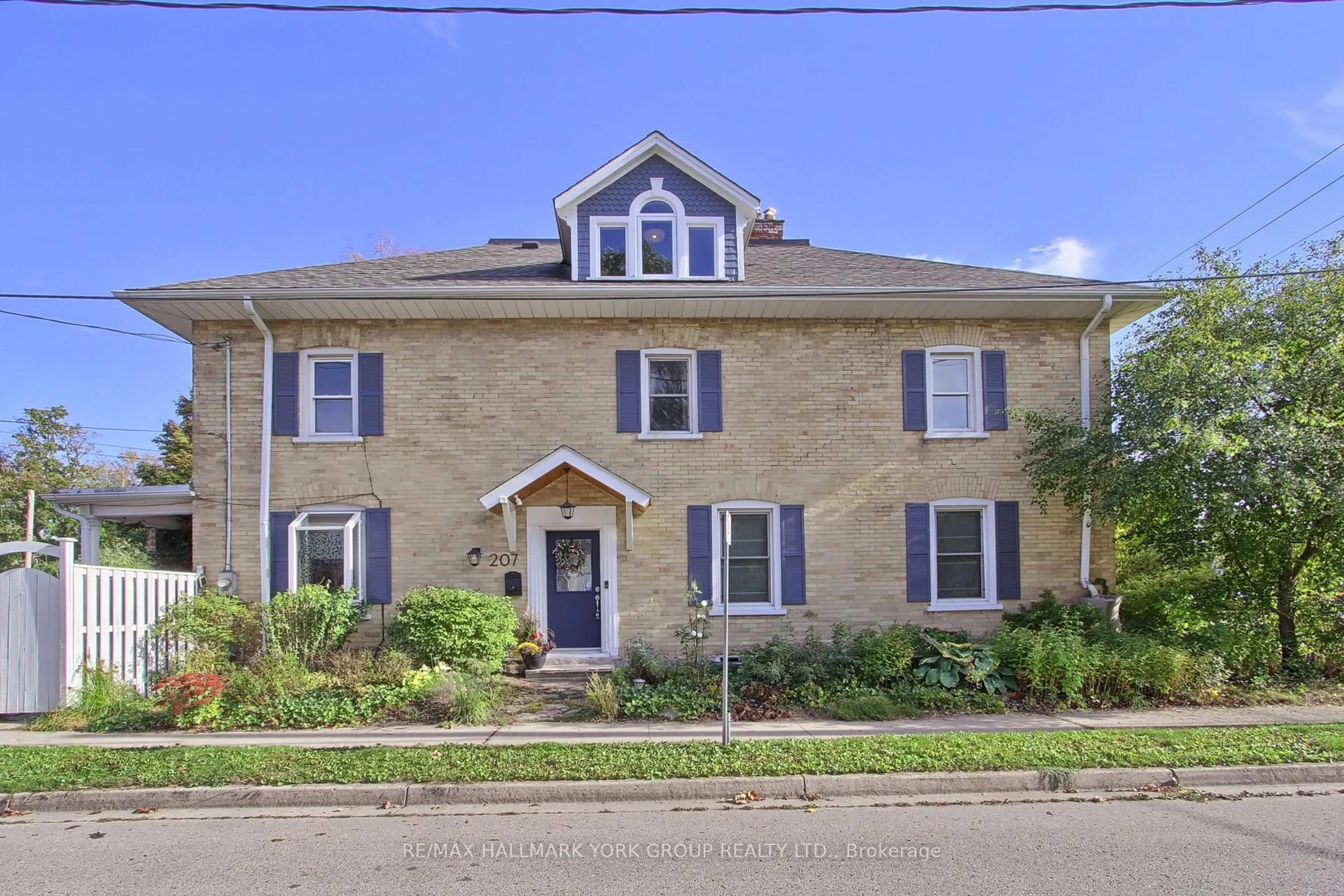 Home with brick exterior material, street for 207 Waterloo St, Cambridge Ontario N3H 1N1