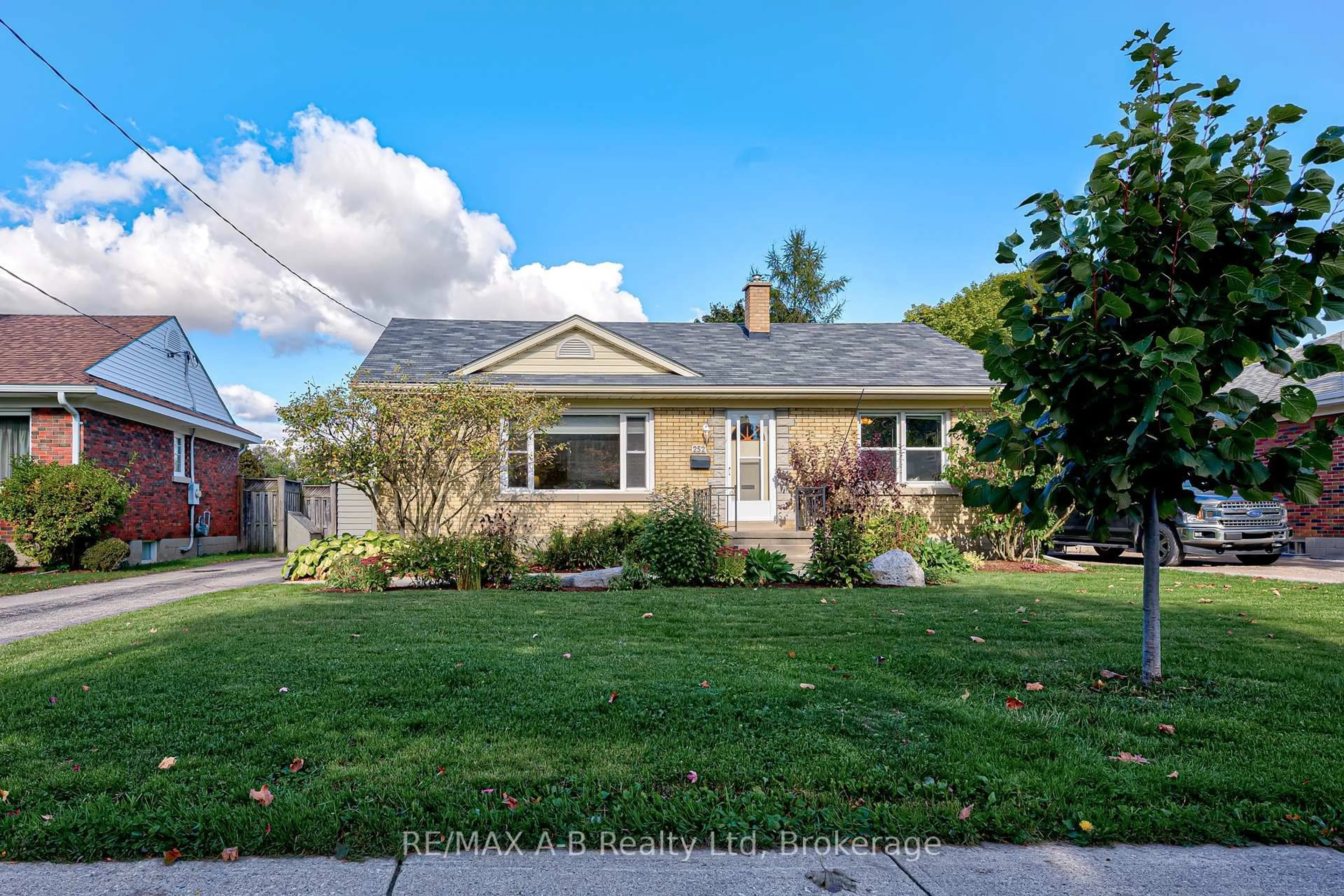 Home with vinyl exterior material, street for 252 HIBERNIA St, Stratford Ontario N5A 5V7