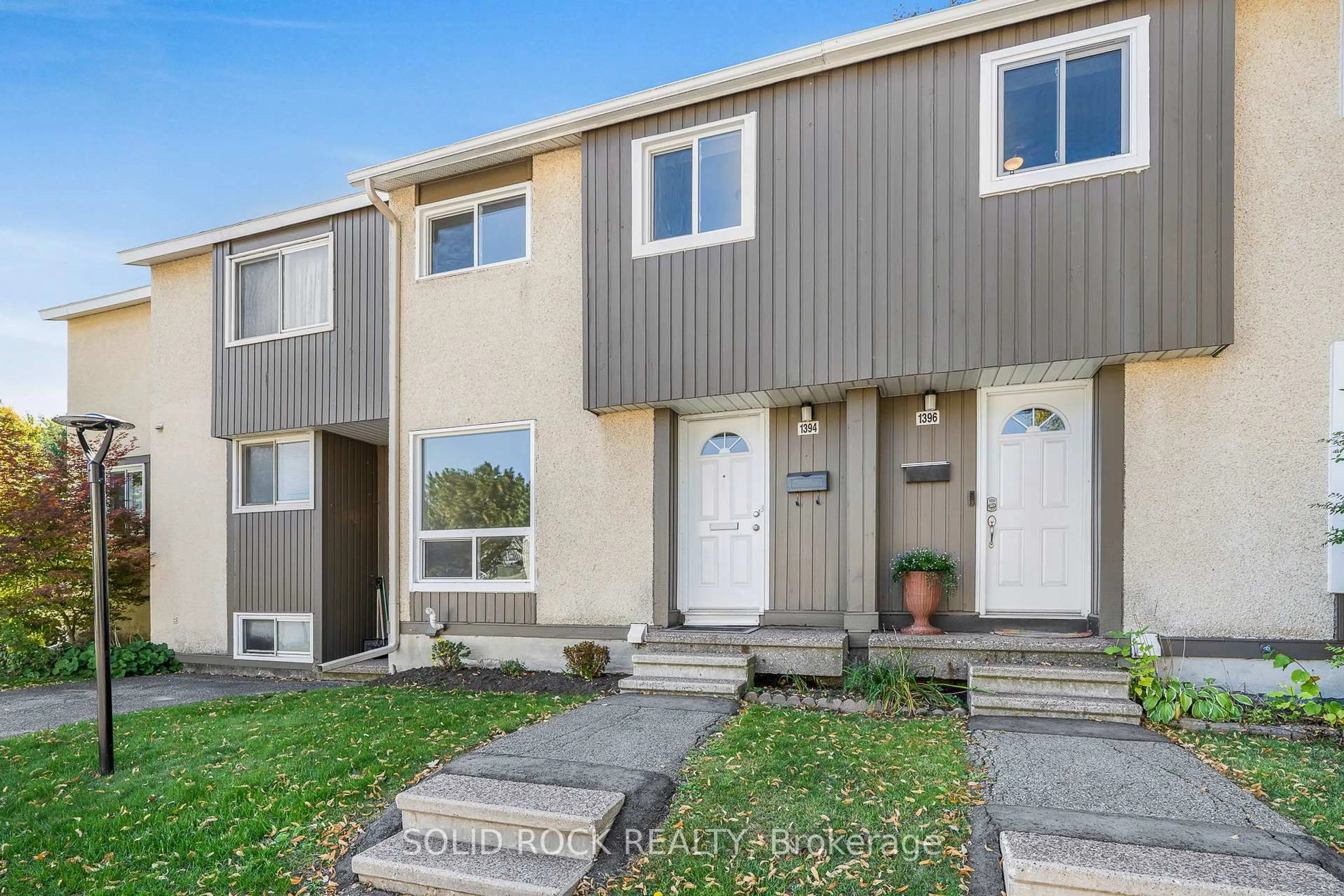 Home with vinyl exterior material, street for 1394 Lassiter Terr, Ottawa Ontario K1J 8N3