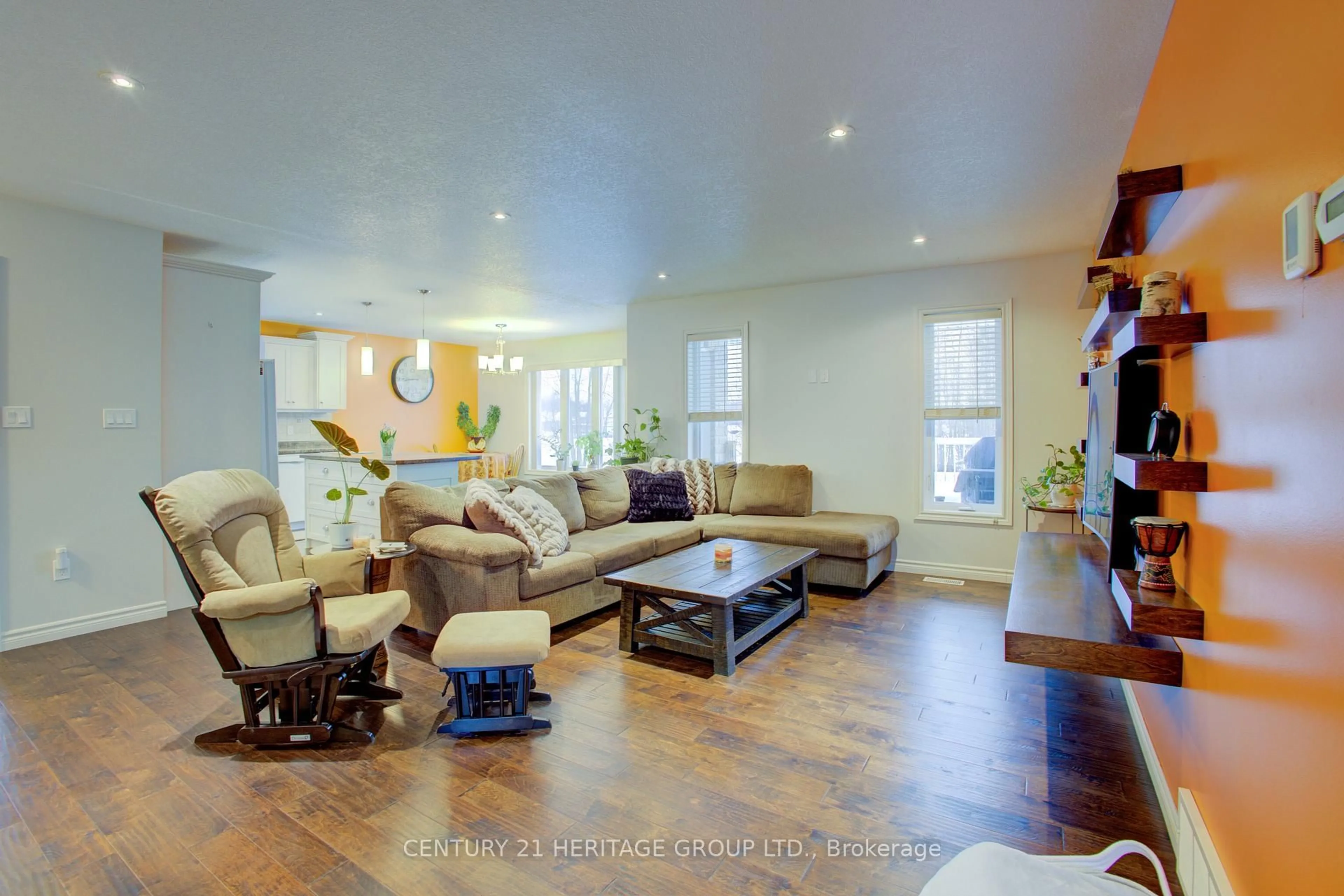 Living room with furniture, unknown for 109 Tuffy Macdougall Crt, Minto Ontario N0G 1Z0