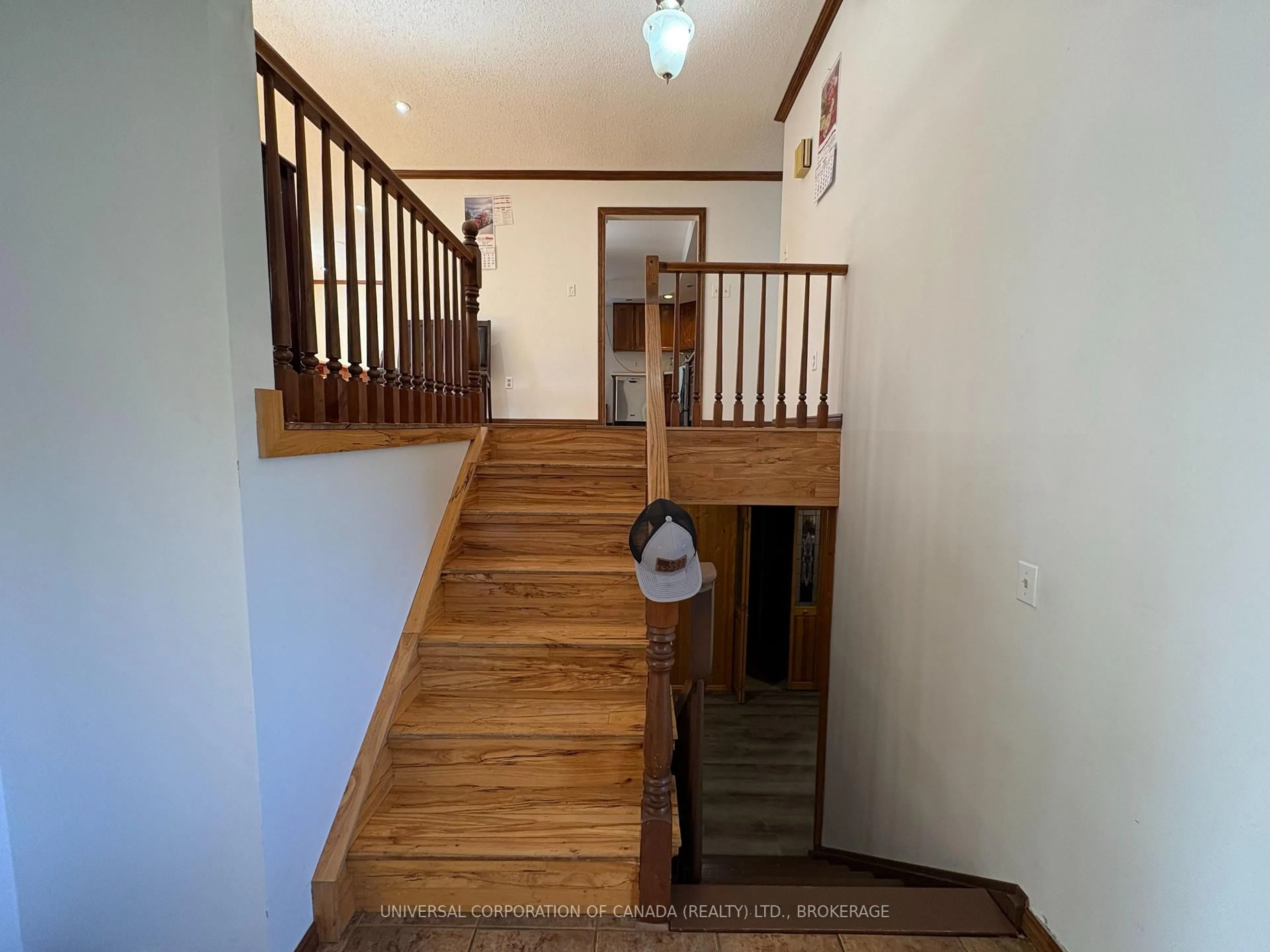 Stairs for 15 Treadwell St, Aylmer Ontario N5H 3B5