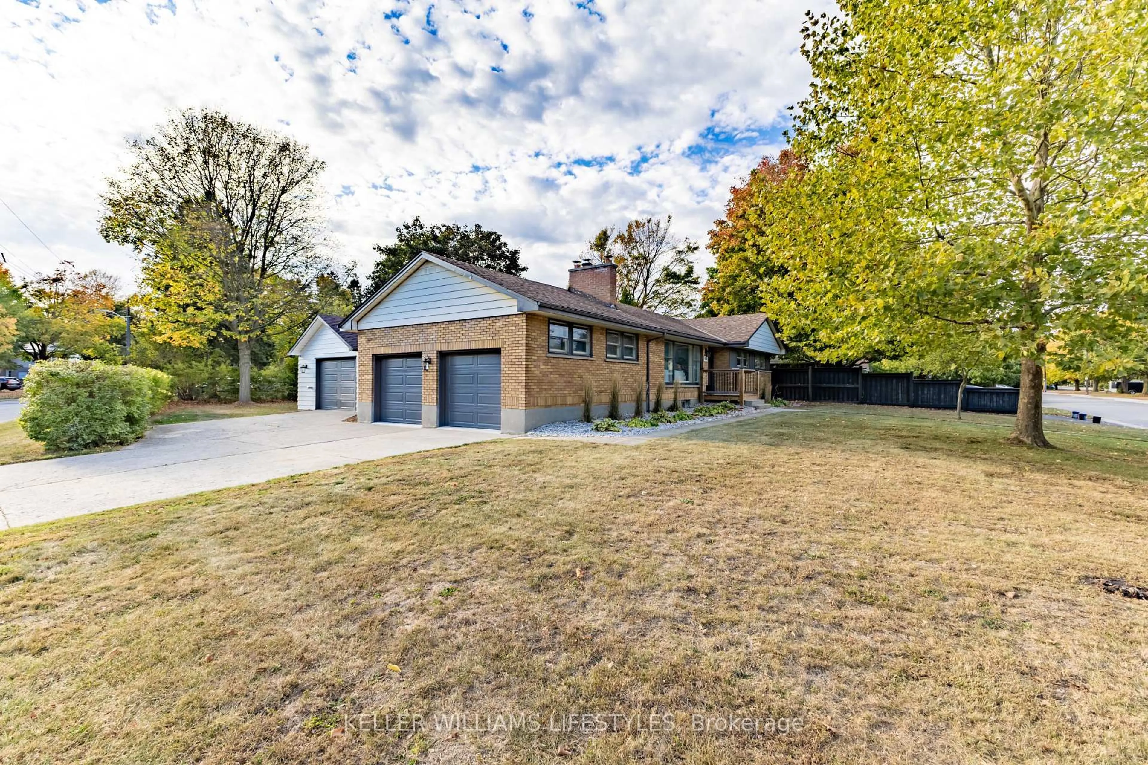 A pic from outside/outdoor area/front of a property/back of a property/a pic from drone, street for 400 Coombs Ave, London North Ontario N6G 1J5