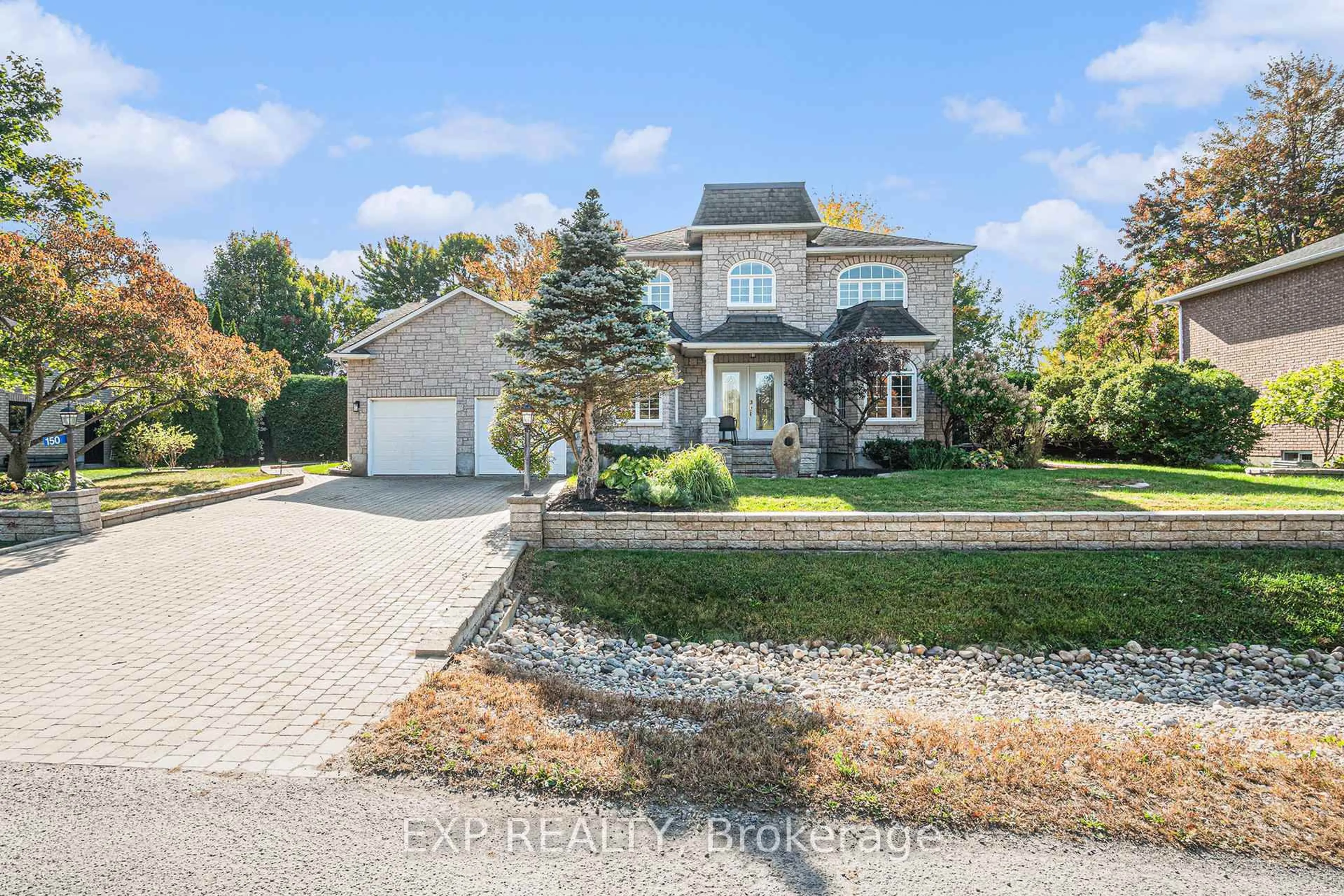 A pic from outside/outdoor area/front of a property/back of a property/a pic from drone, street for 150 Topaze Ave, Ottawa Ontario K4B 1K1