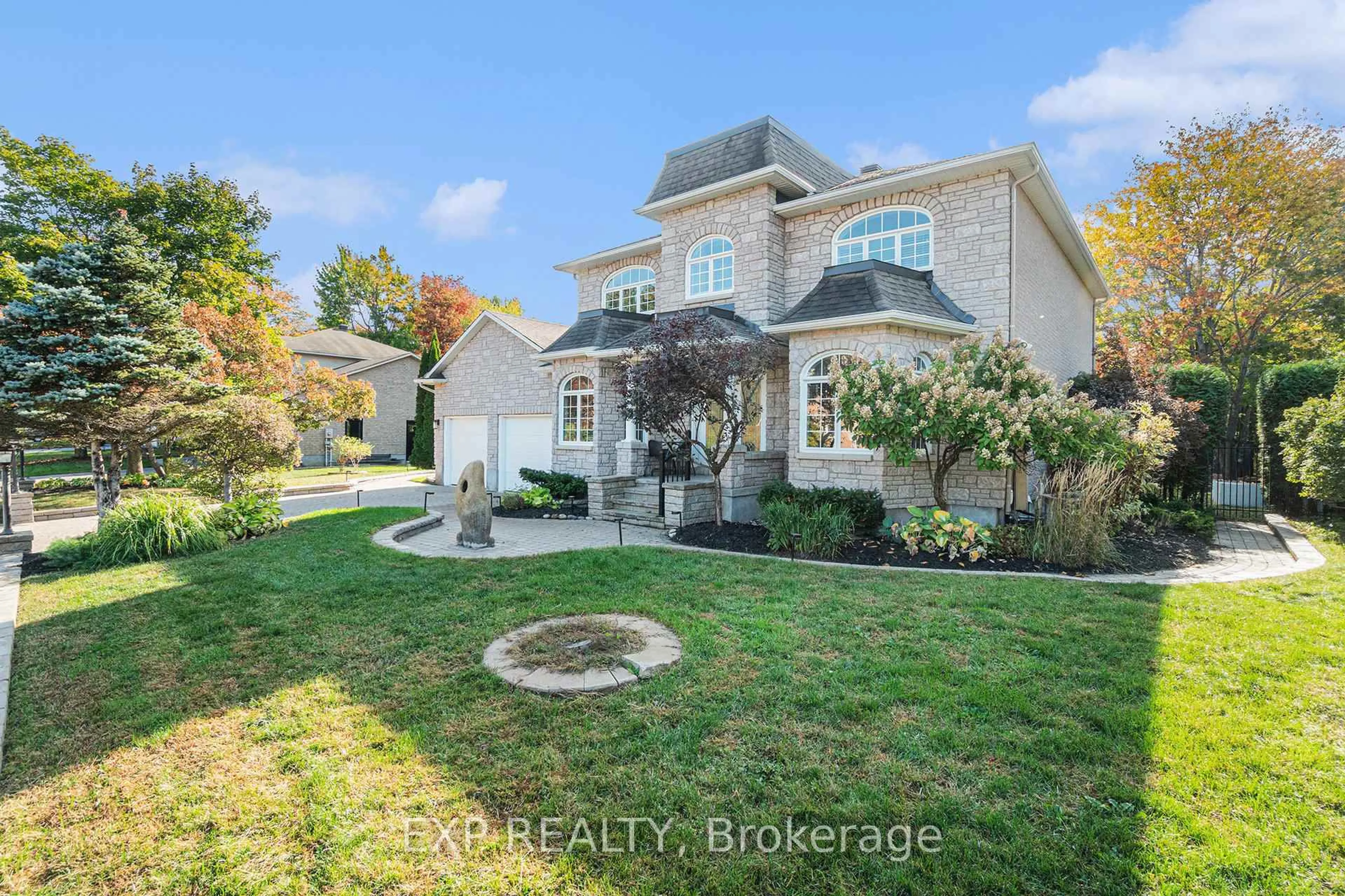 A pic from outside/outdoor area/front of a property/back of a property/a pic from drone, street for 150 Topaze Ave, Ottawa Ontario K4B 1K1