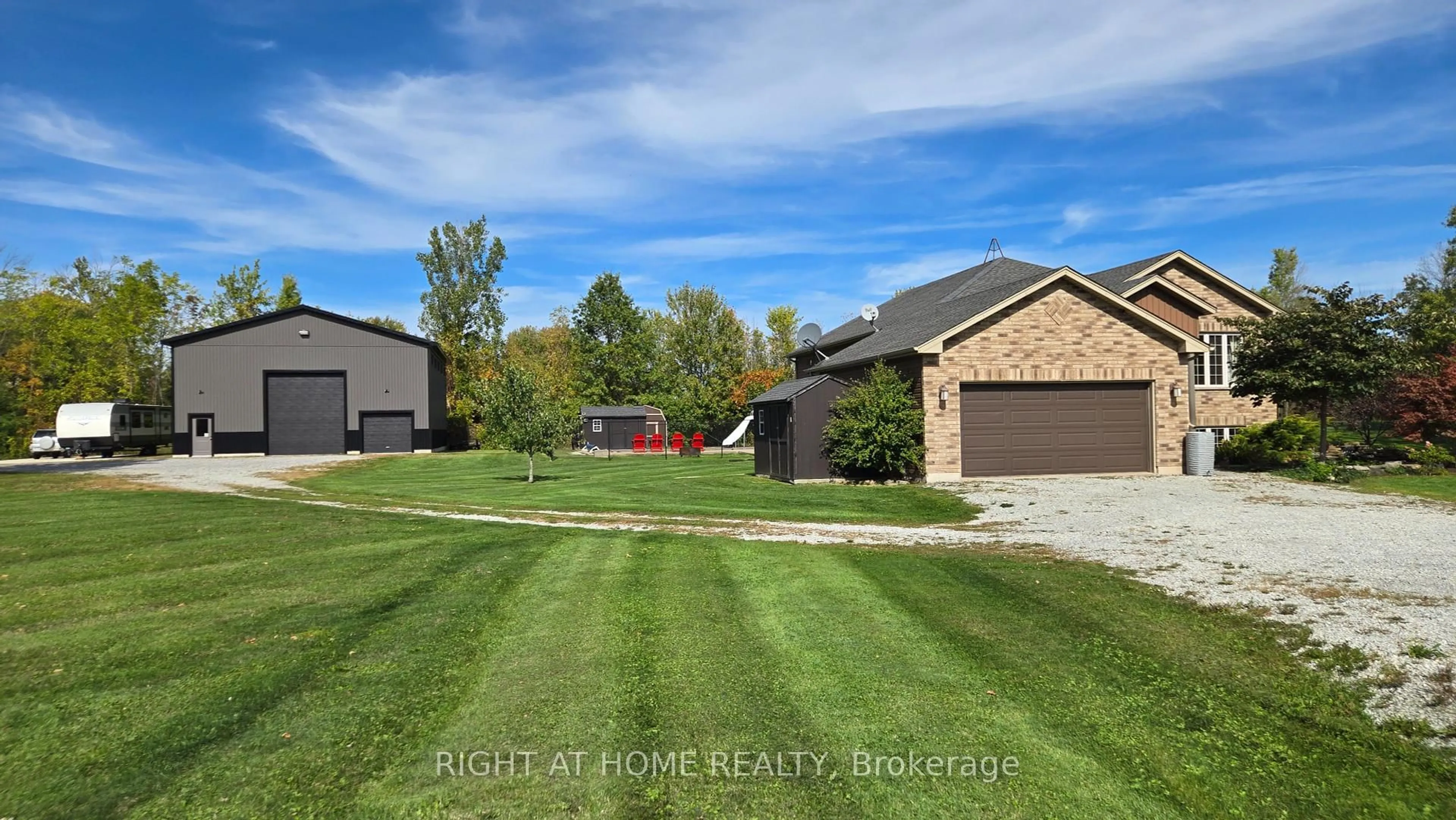 A pic from outside/outdoor area/front of a property/back of a property/a pic from drone, water/lake/river/ocean view for 40996 Forks Rd, Wainfleet Ontario L0S 1V0