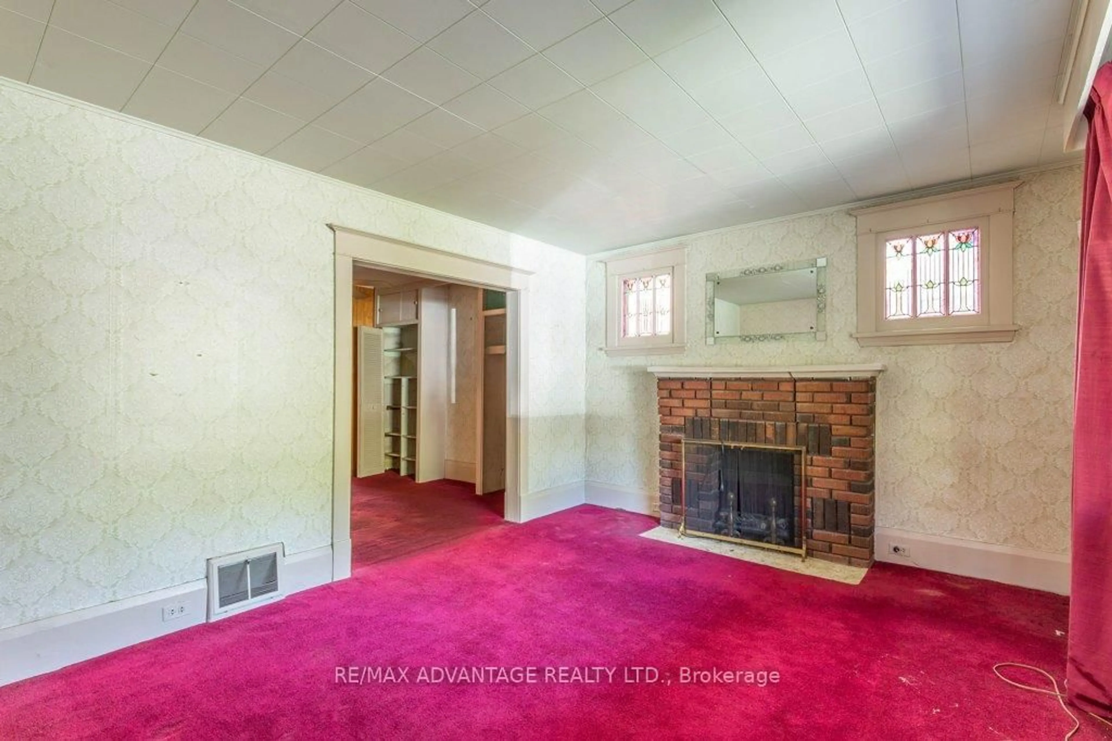 A pic of a room for 41 Duchess Ave, London South Ontario N6C 1N3