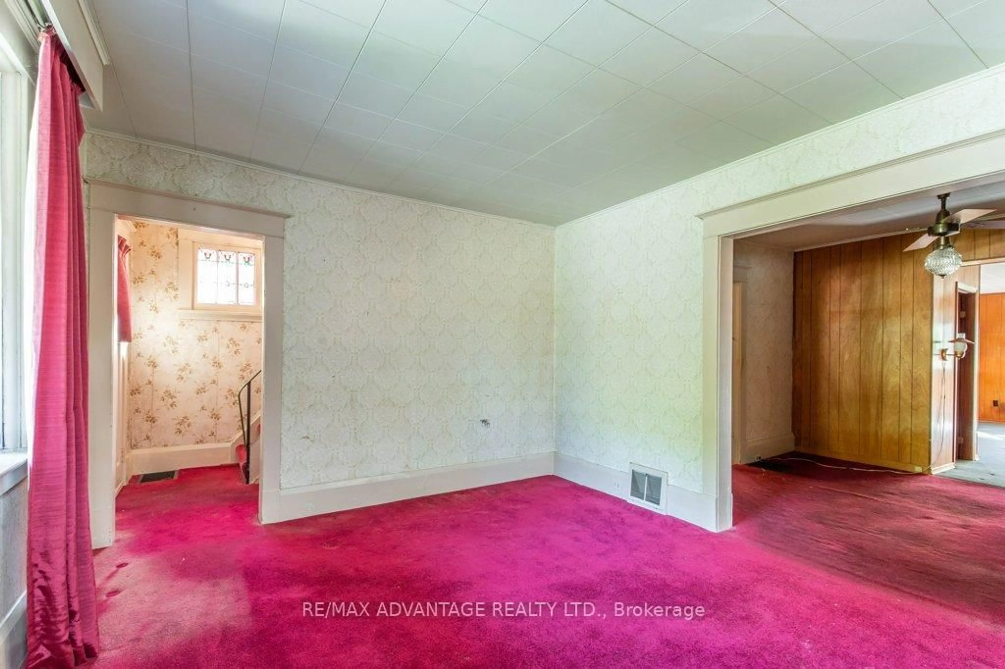 A pic of a room for 41 Duchess Ave, London South Ontario N6C 1N3