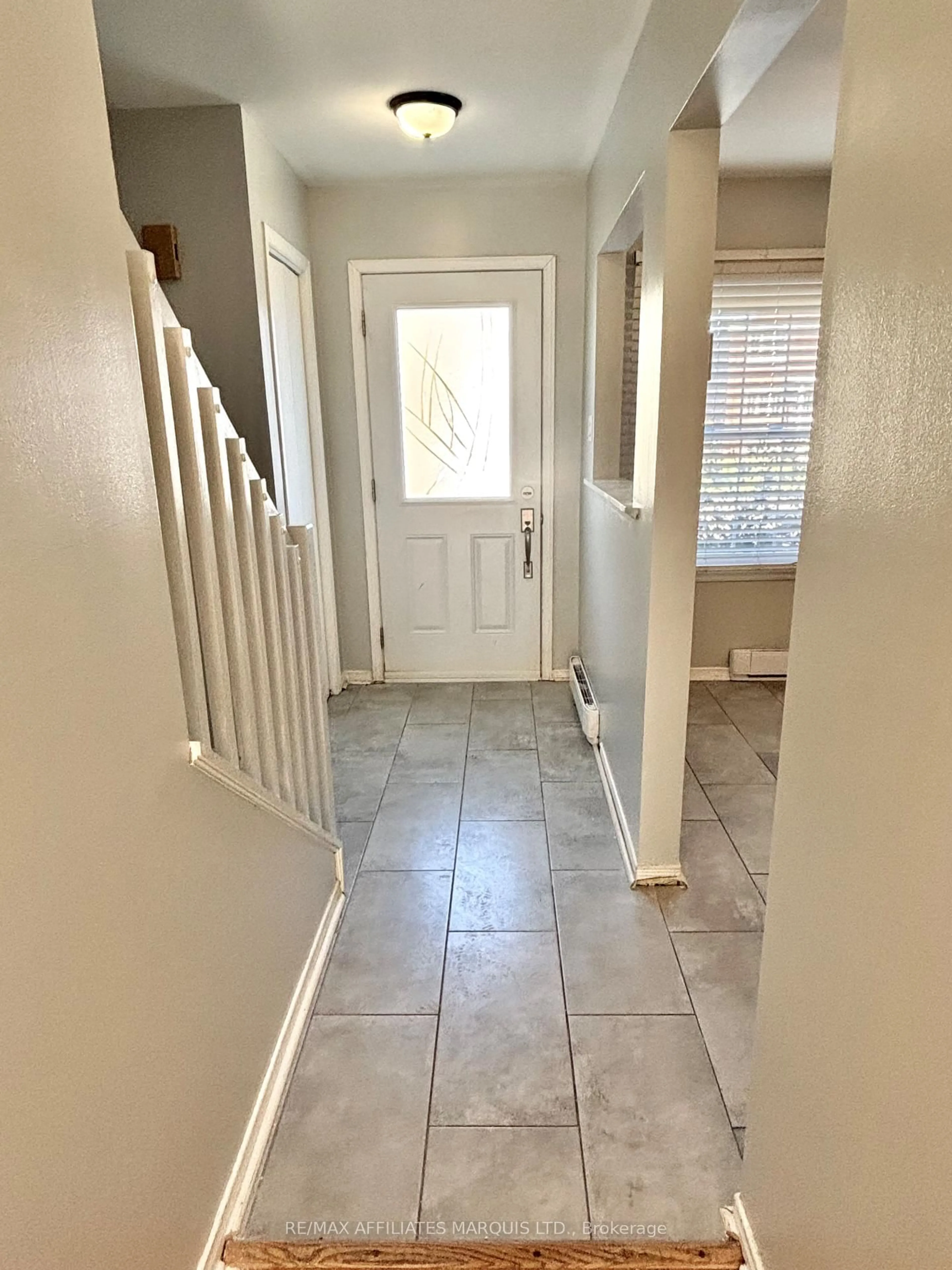 Indoor entryway for 111 Jobin Ave, Cornwall Ontario K6J 3K9