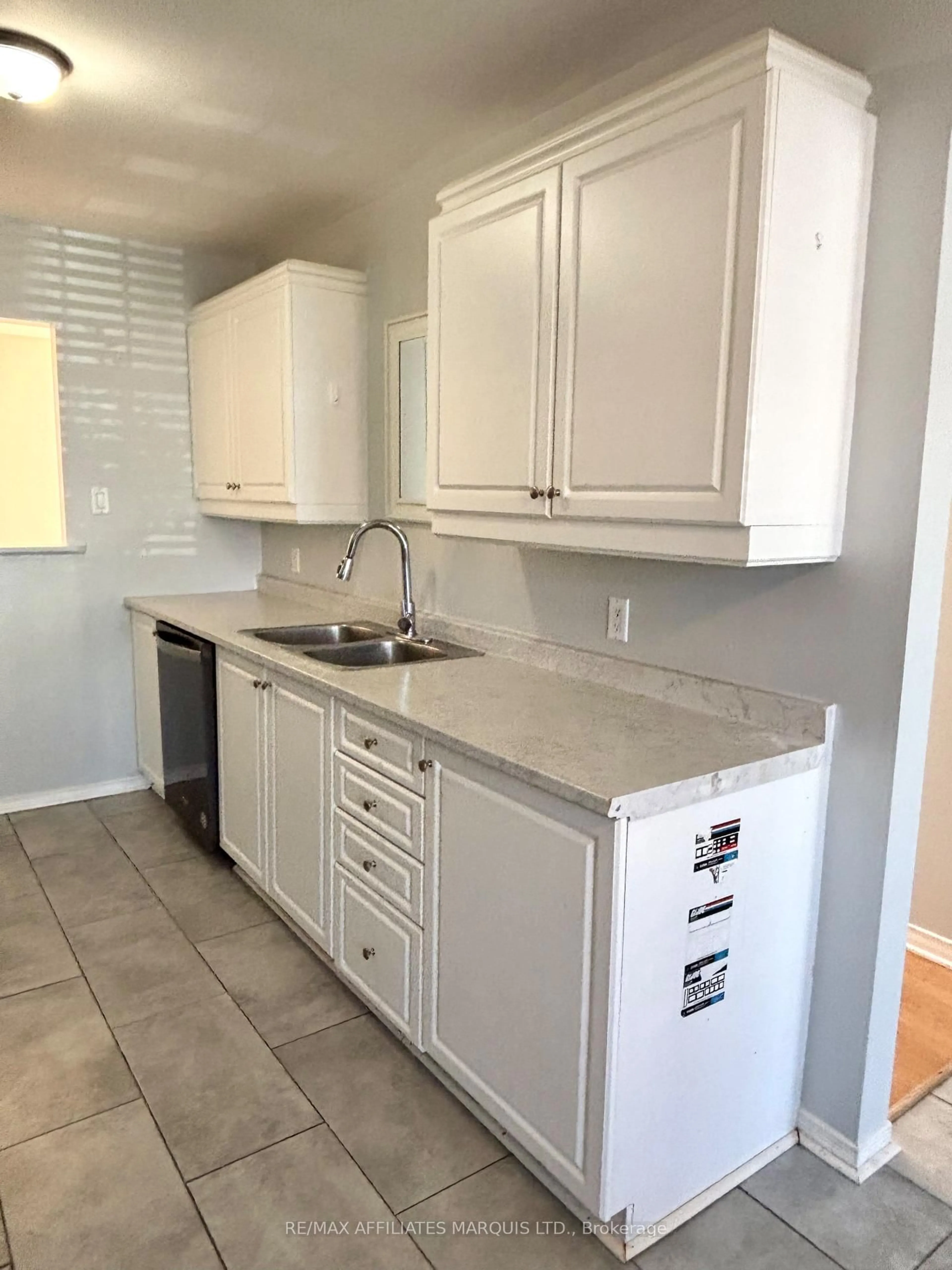 Standard kitchen, ceramic/tile floor for 111 Jobin Ave, Cornwall Ontario K6J 3K9