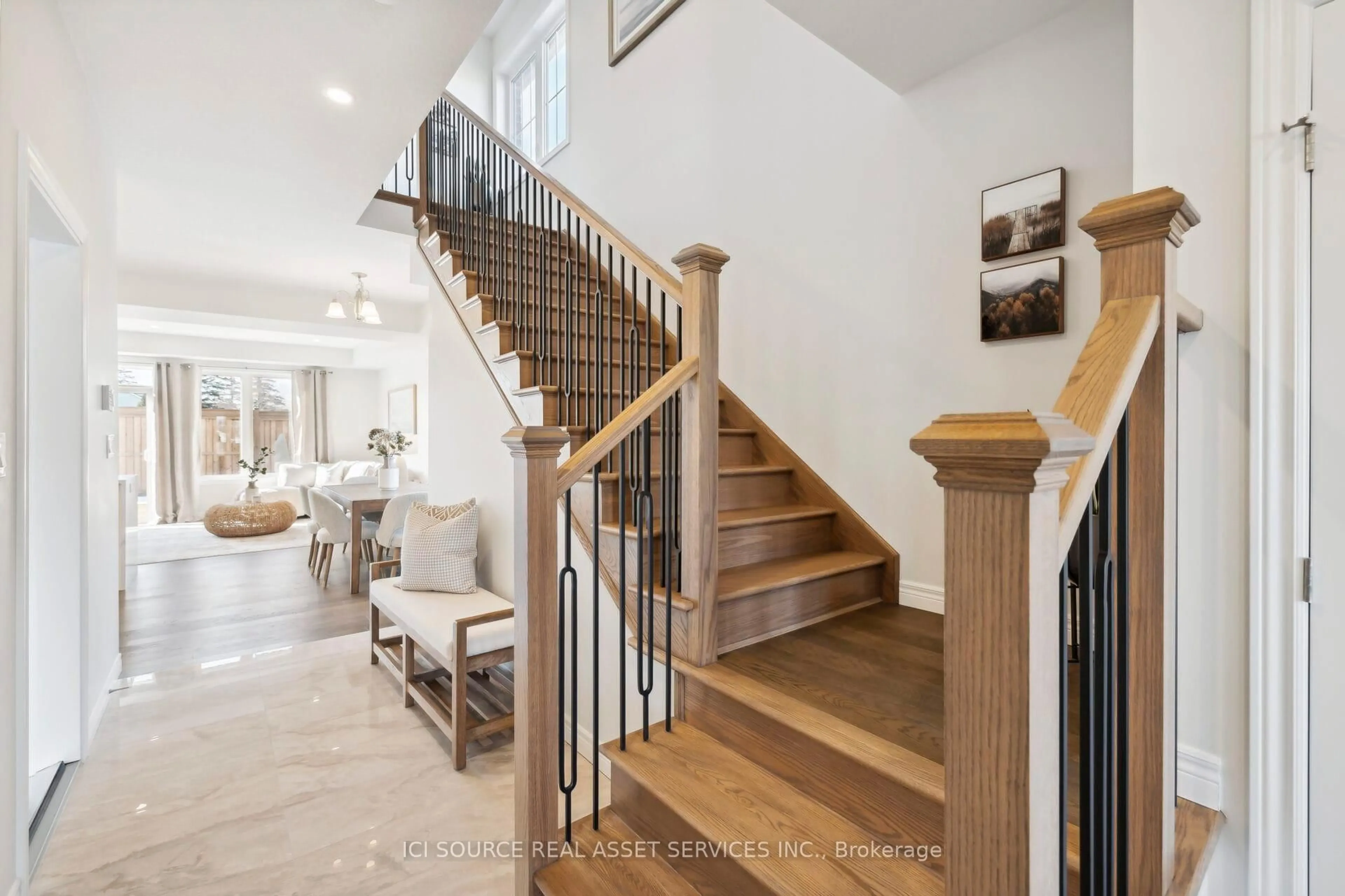 Stairs for 276 Tanglewood Dr, Hamilton Ontario L0R 1C0