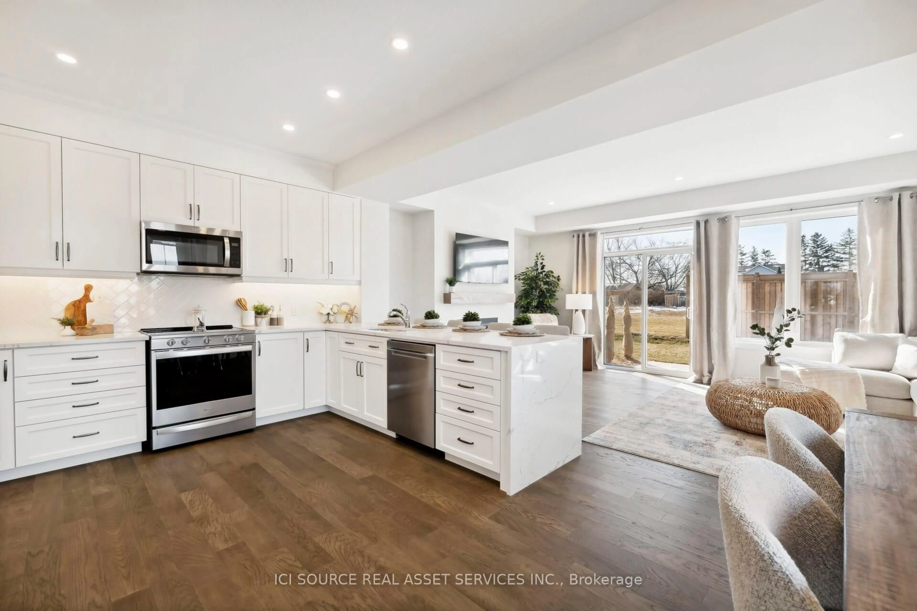 Open concept kitchen, ceramic/tile floor for 276 Tanglewood Dr, Hamilton Ontario L0R 1C0