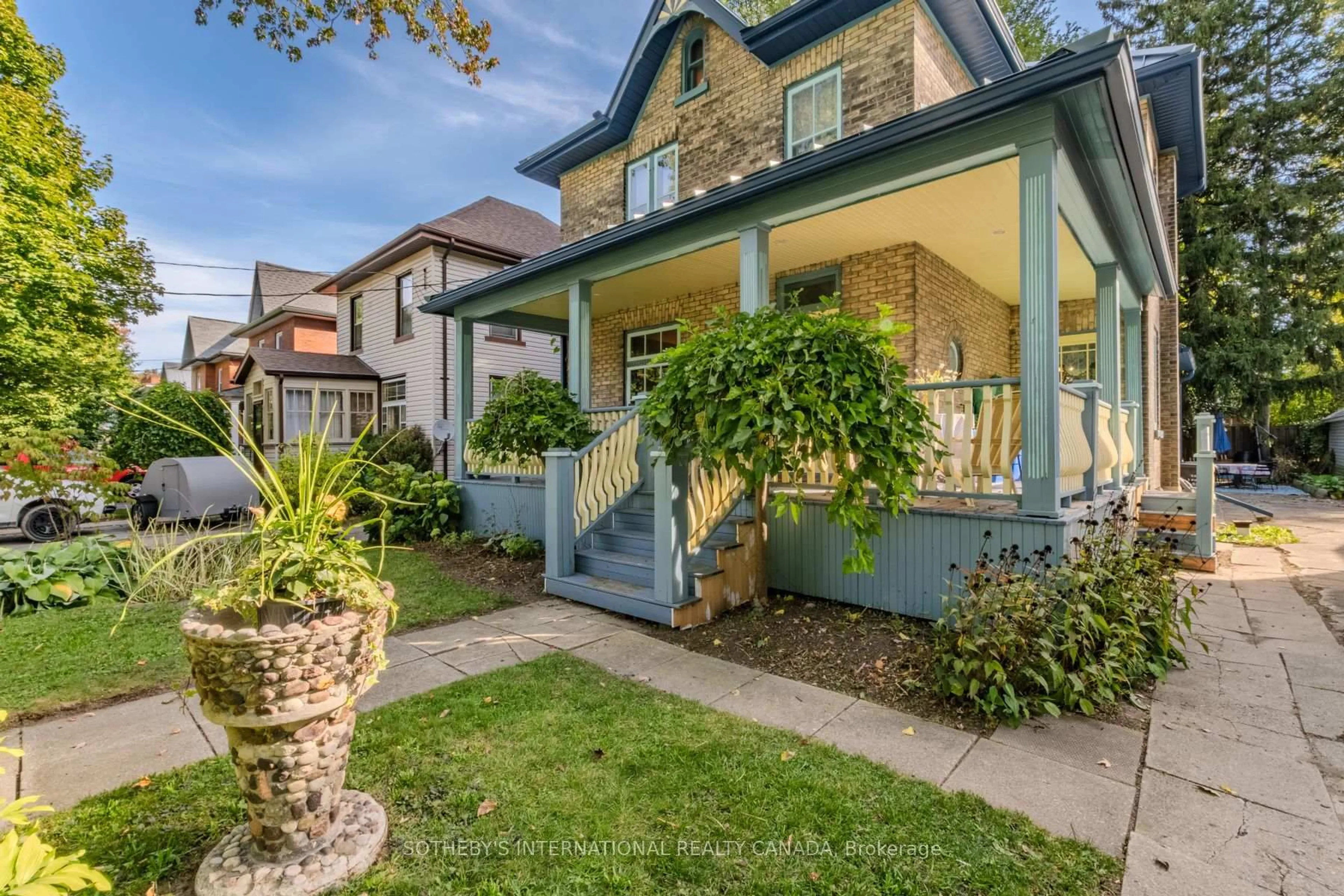 Unknown for 219 Front St, Stratford Ontario N5A 4H8