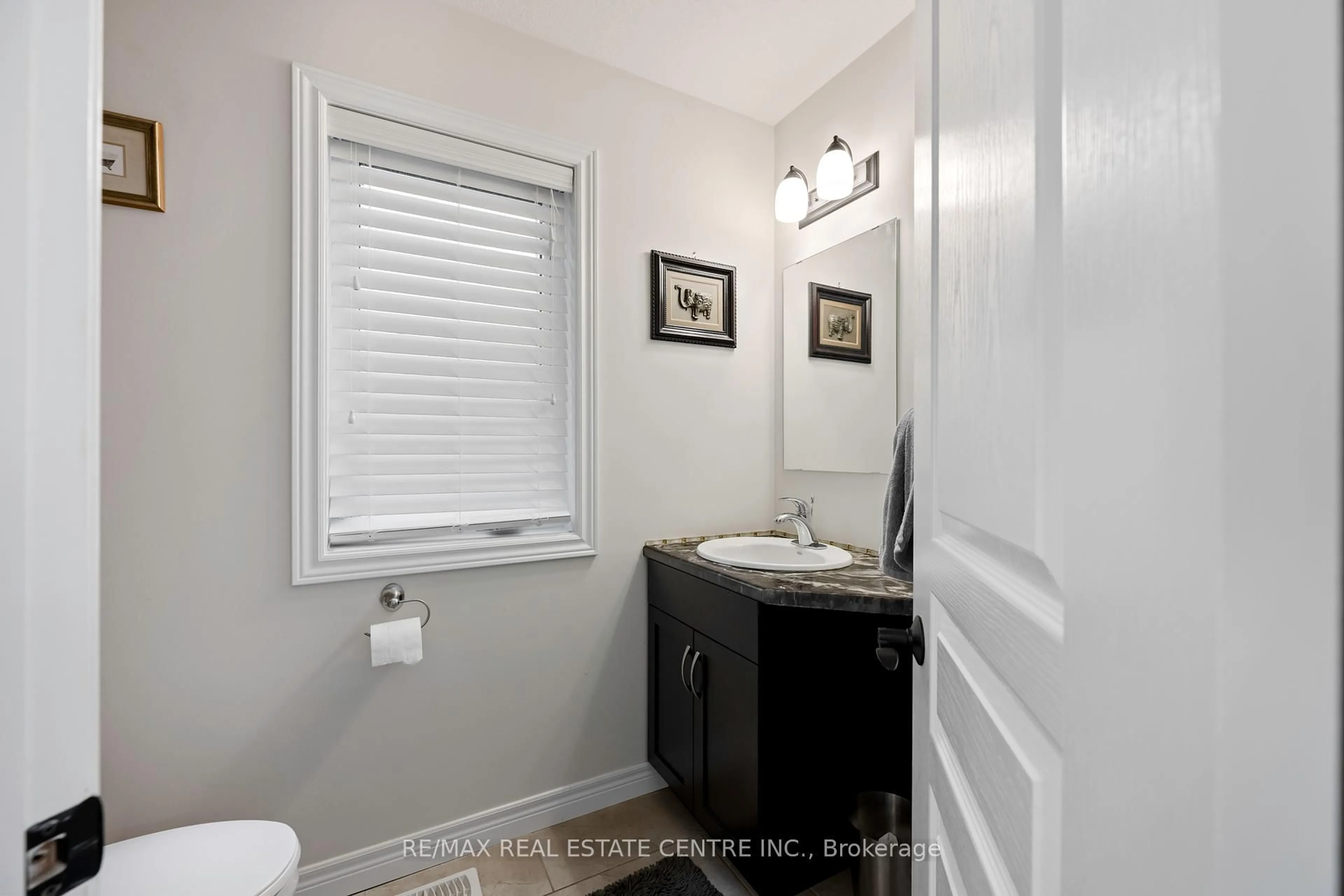 Standard bathroom, ceramic/tile floor for 136 Taylor Dr, East Luther Grand Valley Ontario L9W 6P1