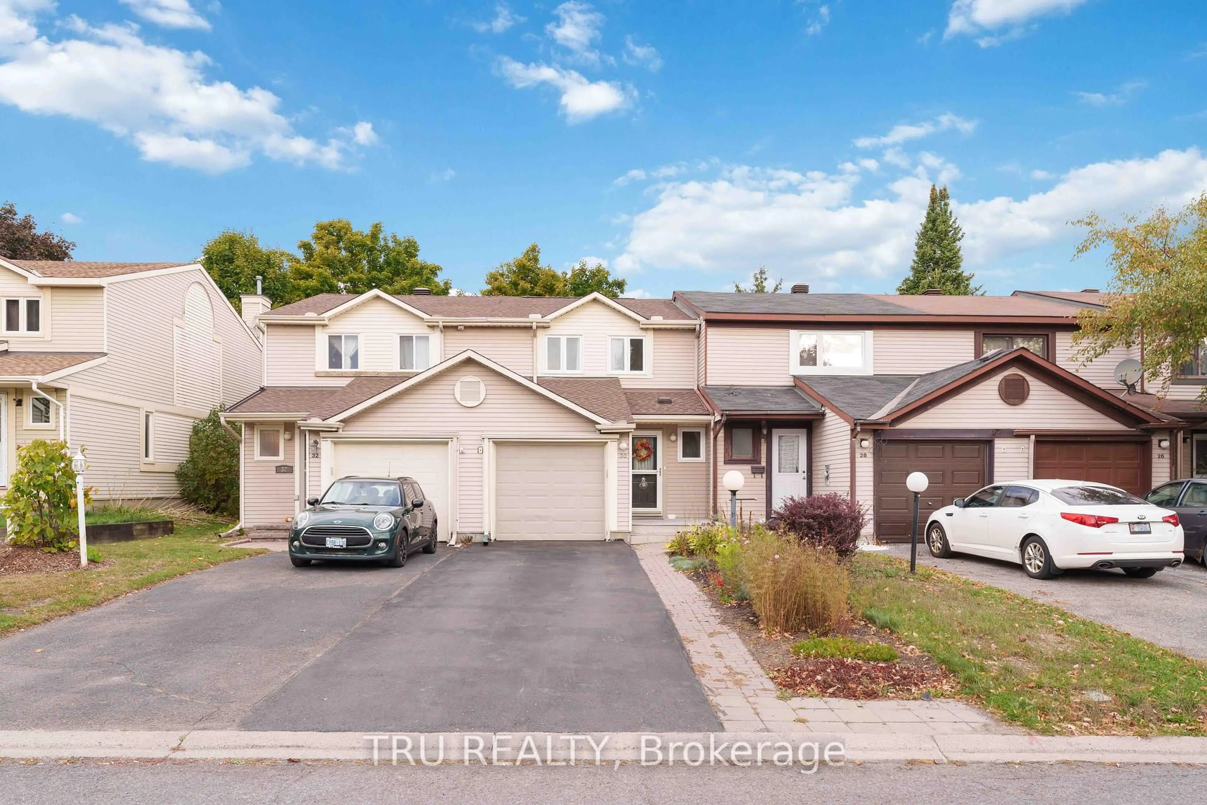 Unknown for 30 Shearer Cres, Kanata Ontario K2L 3M7